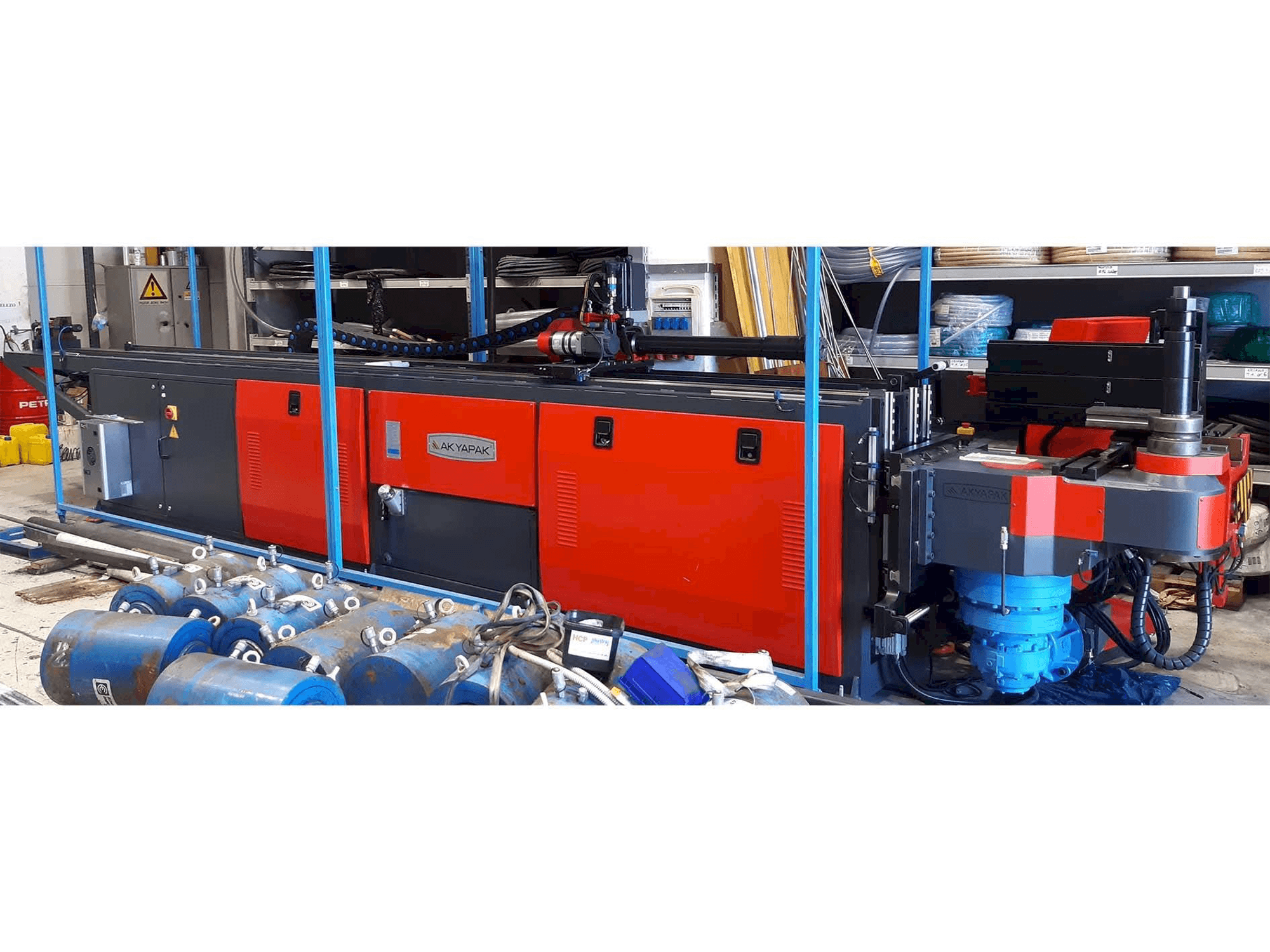 Prikaz stroja Akyapak ABM 76 CNC3 sprijeda