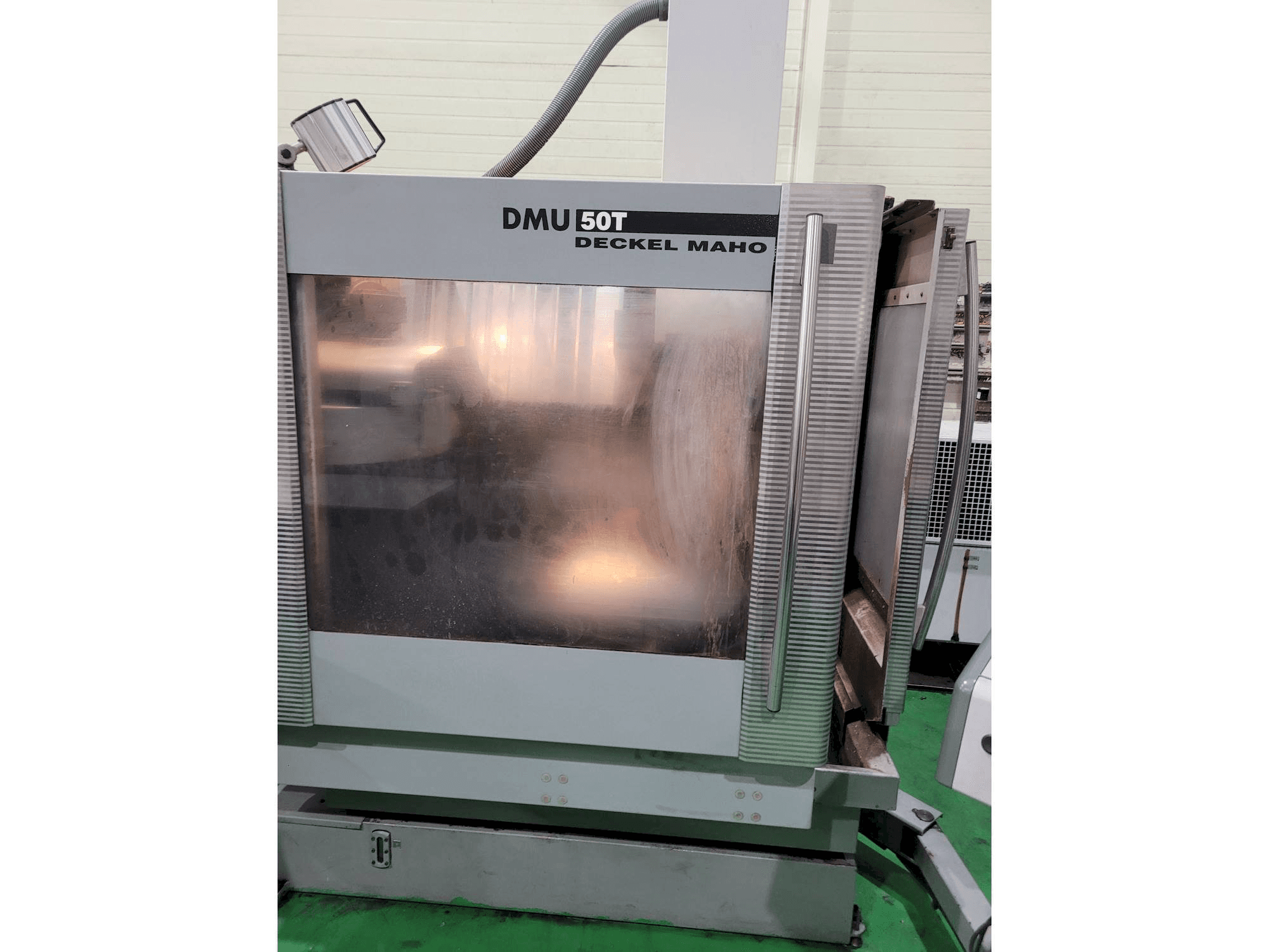 Prikaz stroja DECKEL MAHO DMU 50 T sprijeda