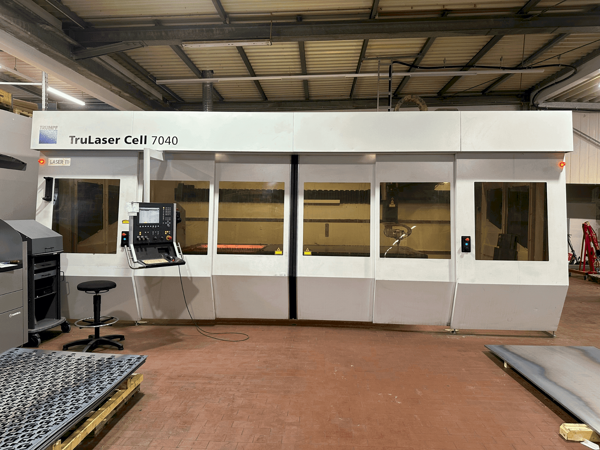 Prikaz stroja TRUMPF TruLaser Cell 7040 sprijeda