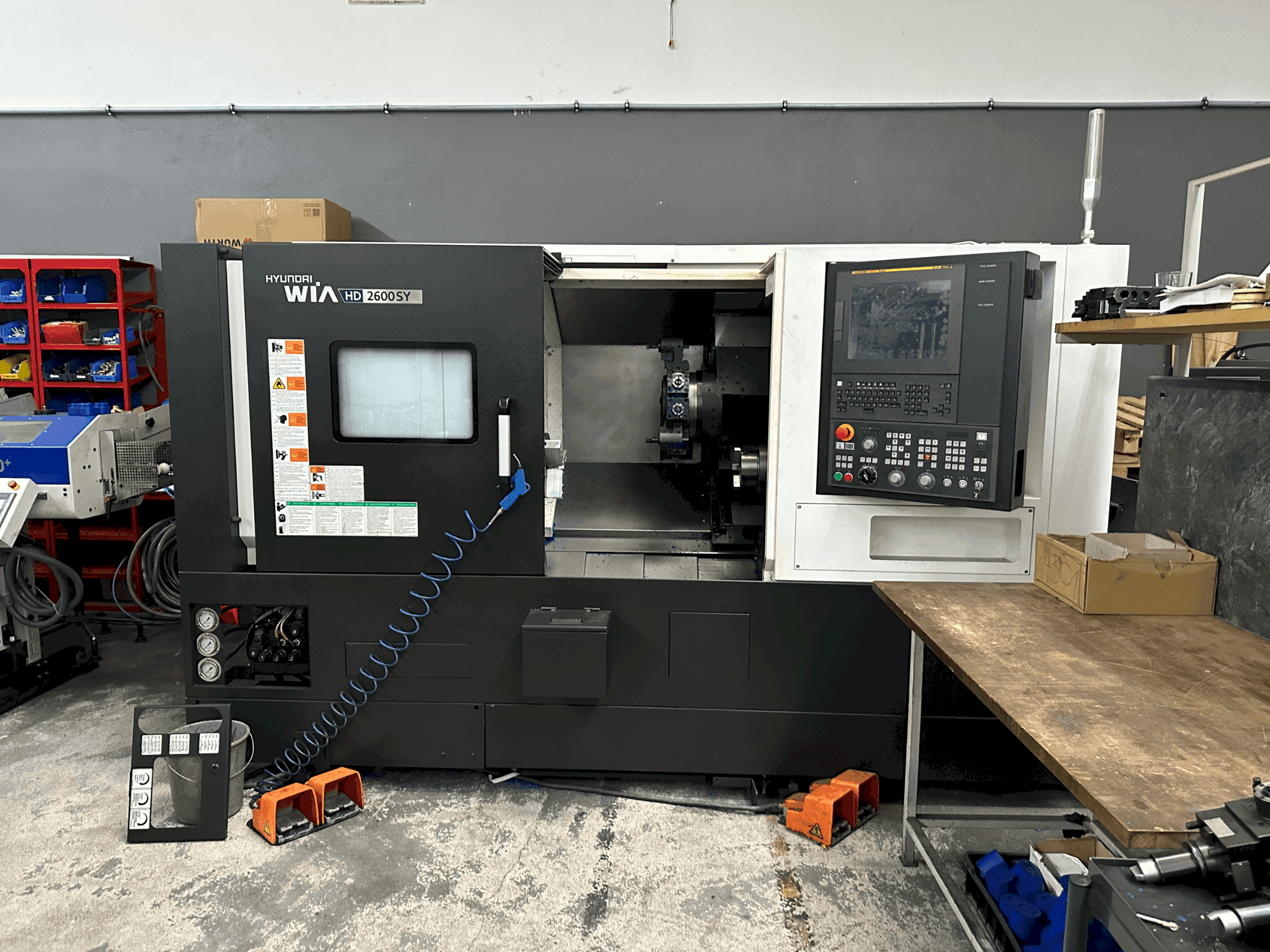 Prikaz stroja Hyundai Wia HD 2600SY sprijeda