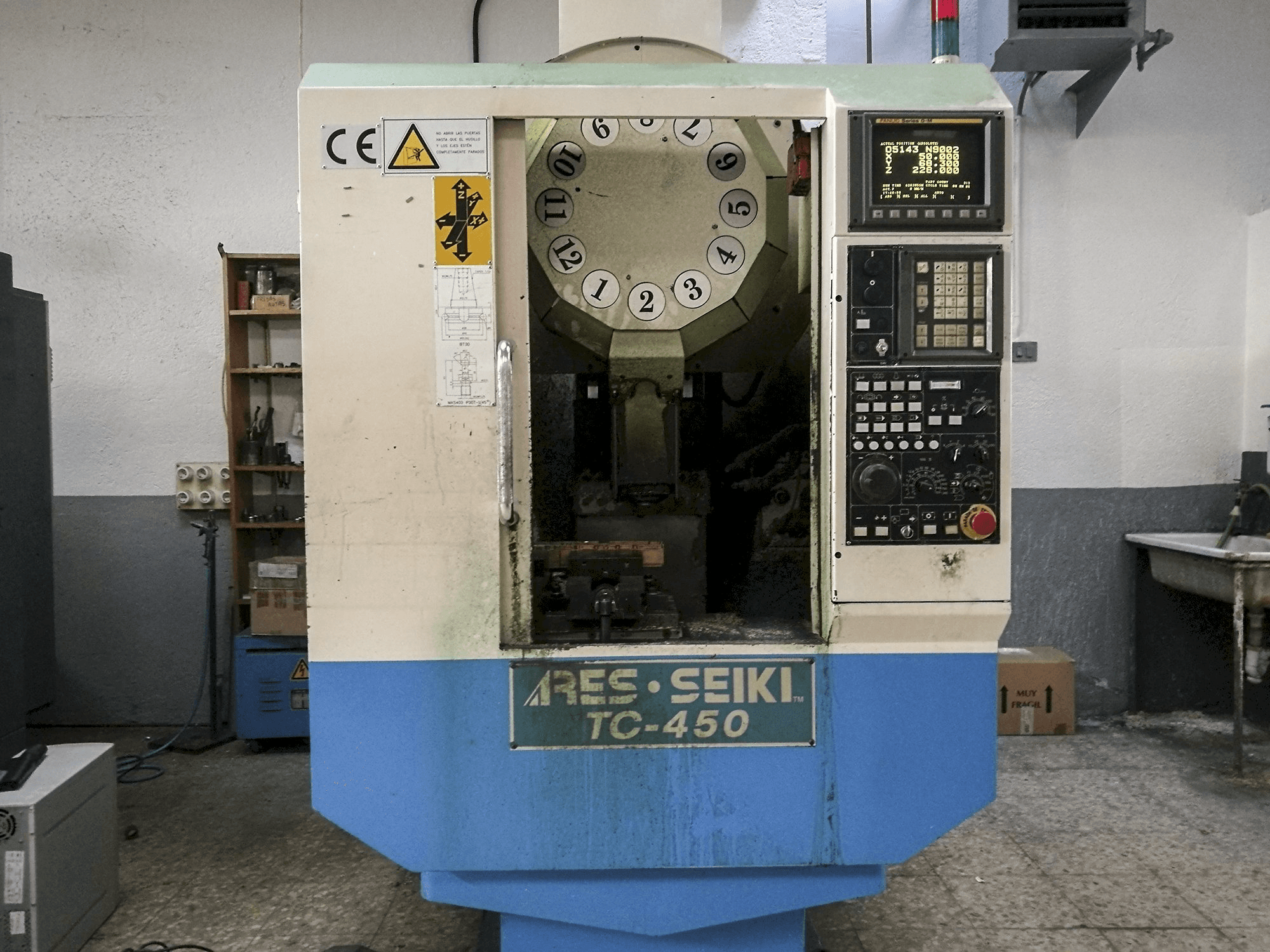 Prikaz stroja ARES TC-450 sprijeda