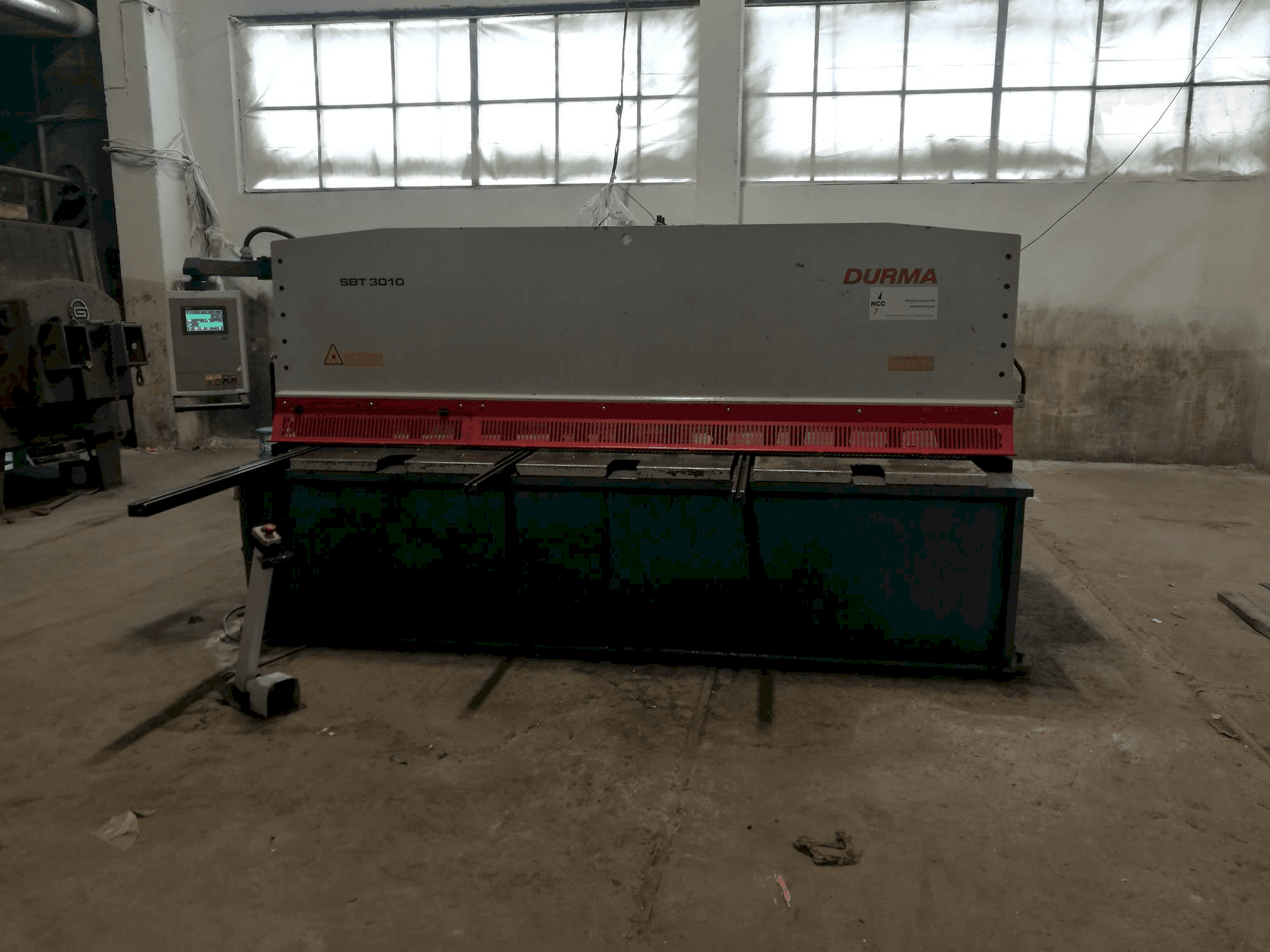 Prikaz stroja Durma SBT 3010 sprijeda