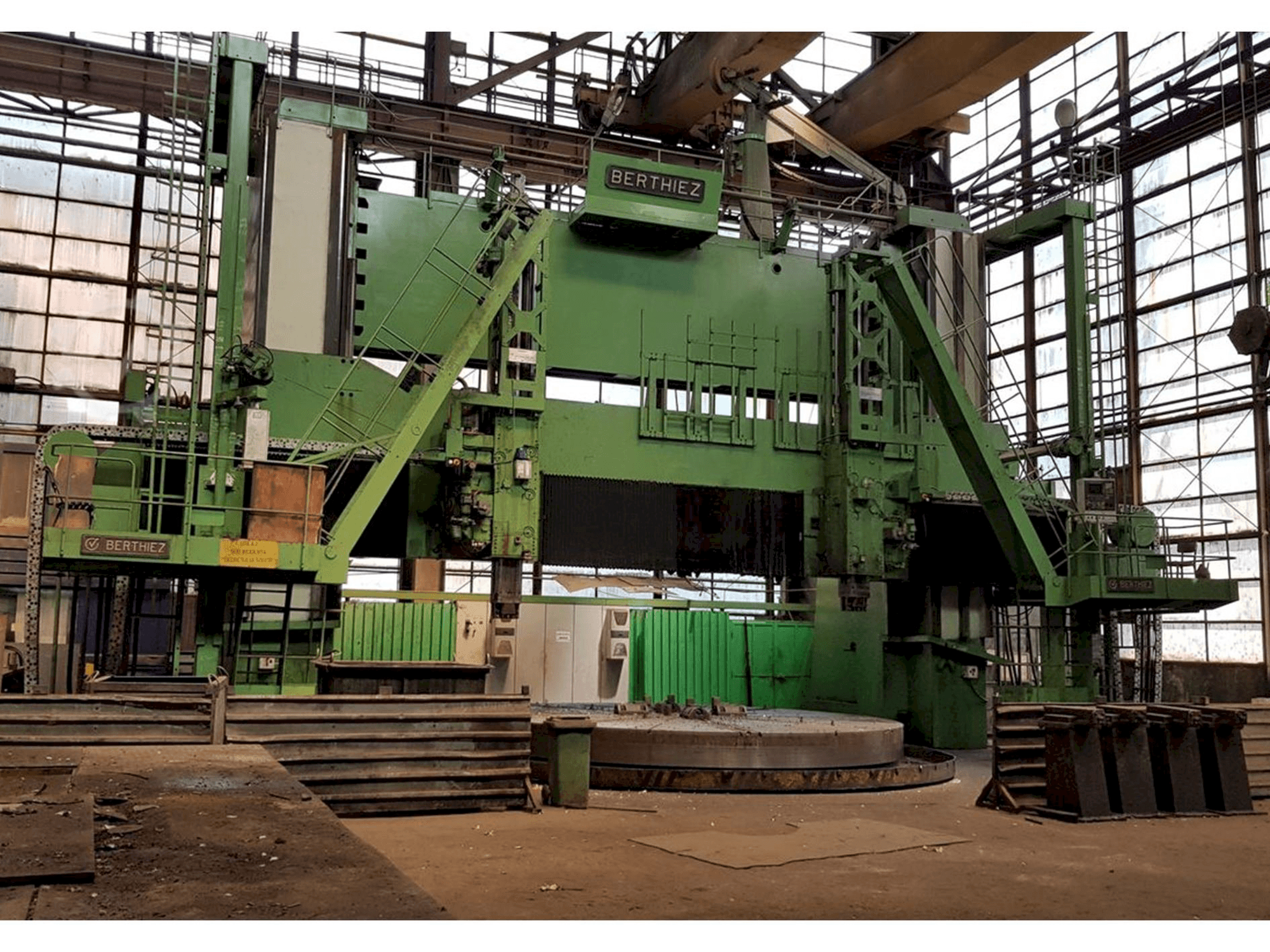 Prikaz stroja Berthiez TDM 630-315 sprijeda