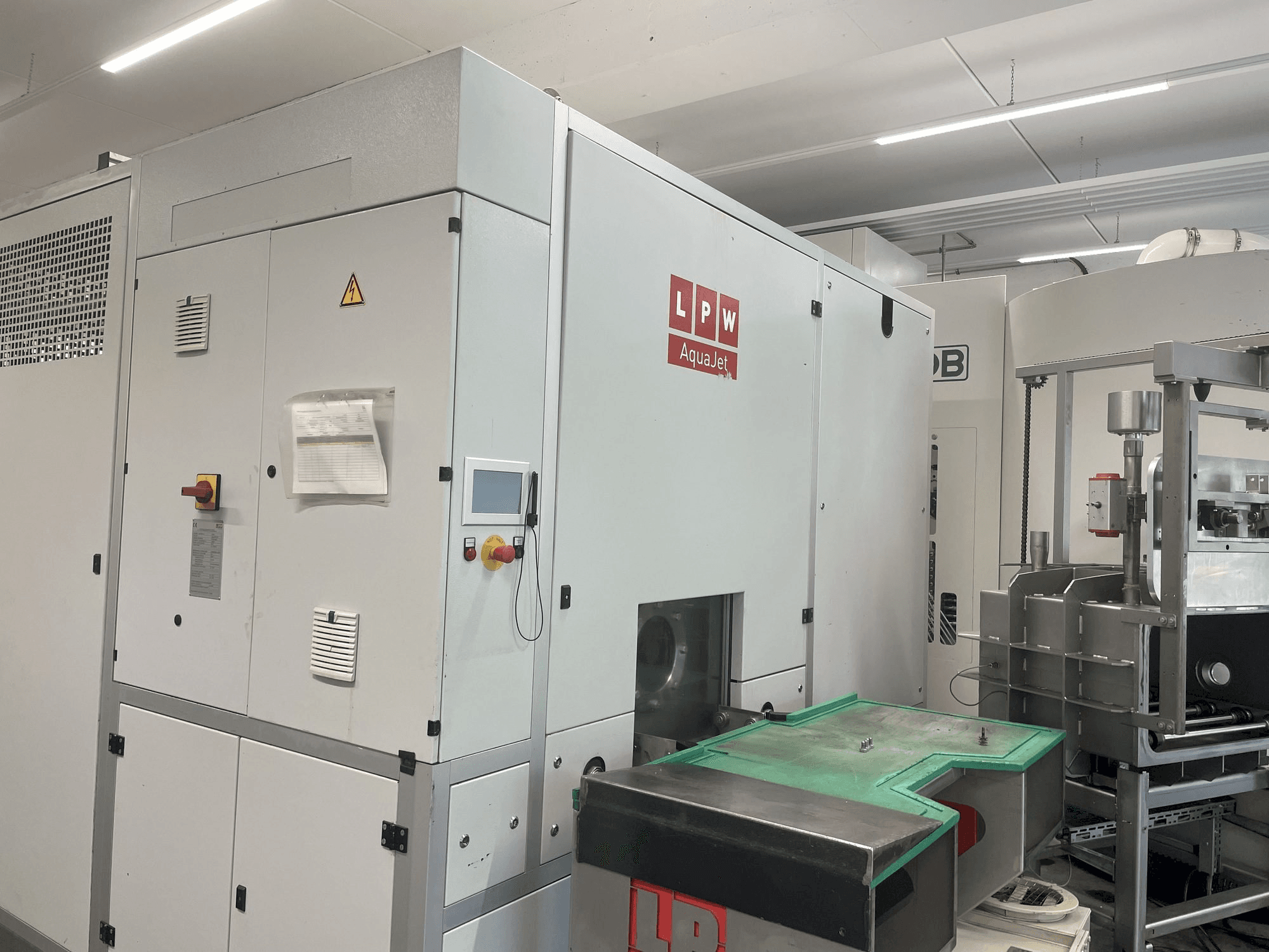 Prikaz stroja LPW LPW Aqua Jet 670 T2-V (2013) sprijeda