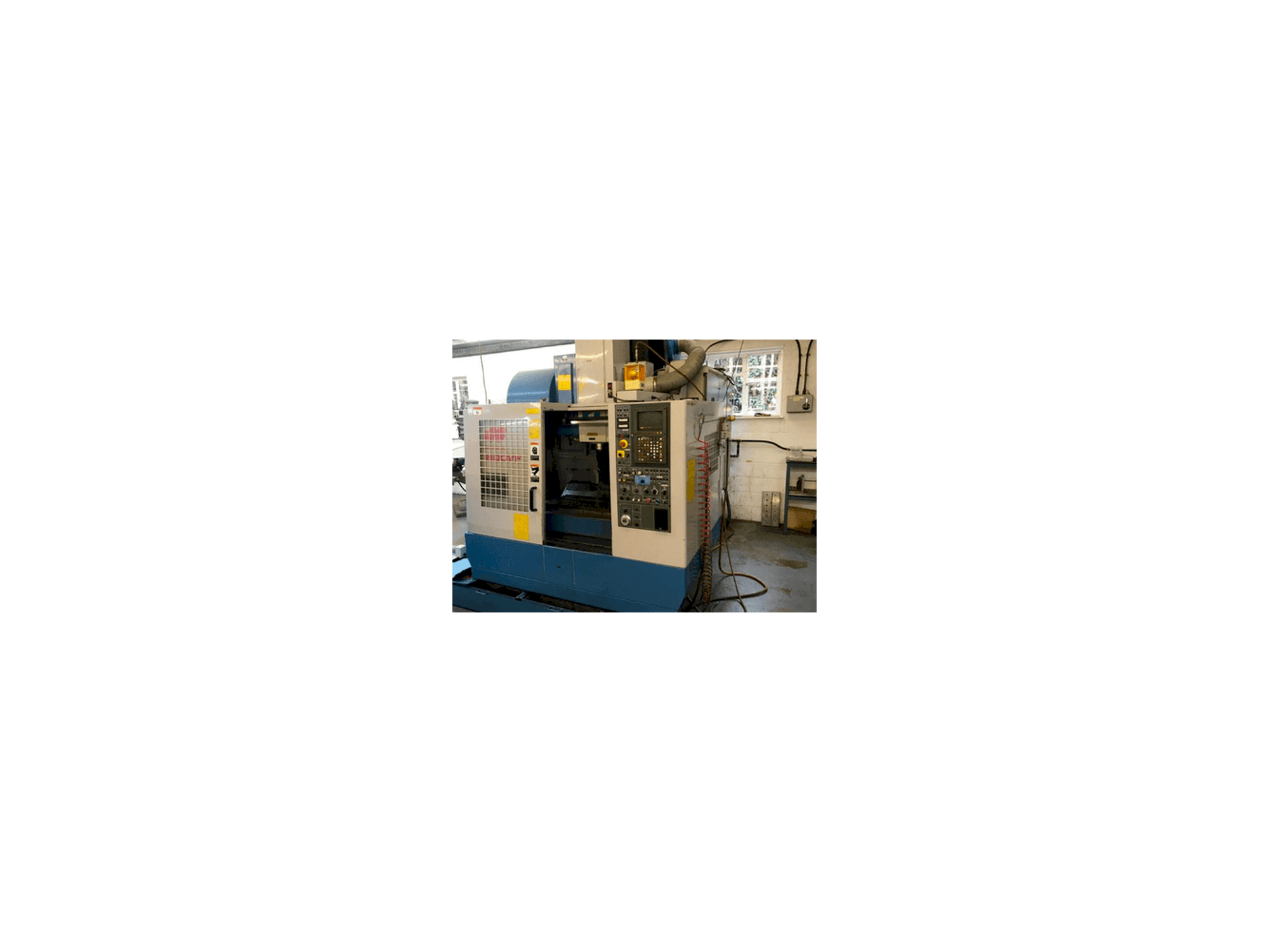 Prikaz stroja Matsuura MC 600 VF sprijeda
