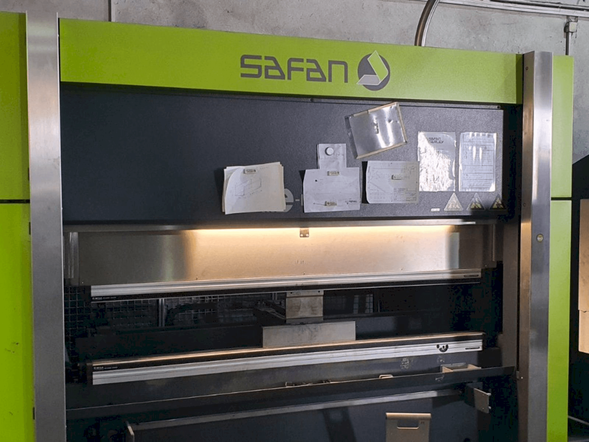 Prikaz stroja Safan E-brake 50-2050 sprijeda