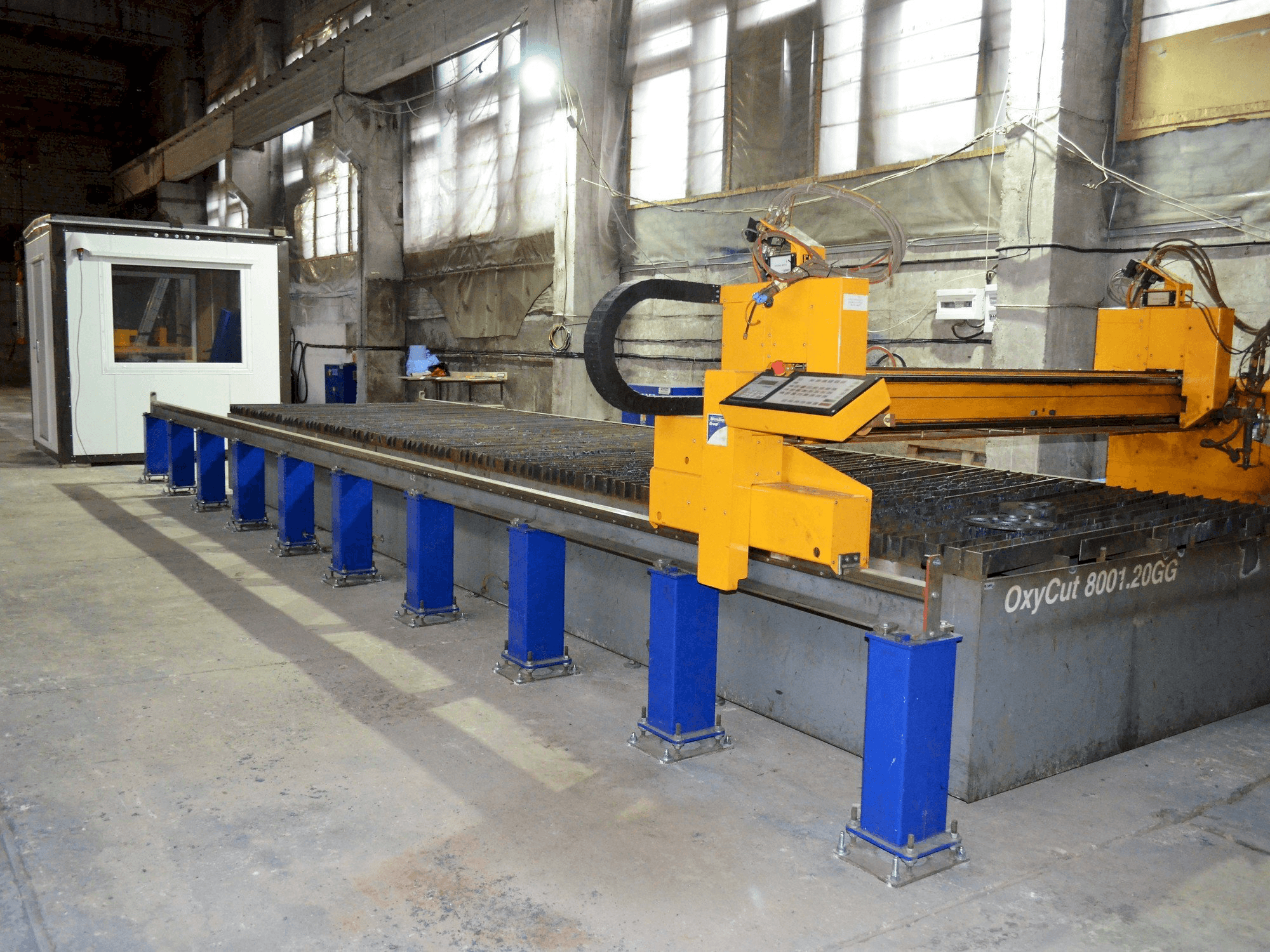 Prikaz stroja MicroStep OxyCut 8001 20GG sprijeda