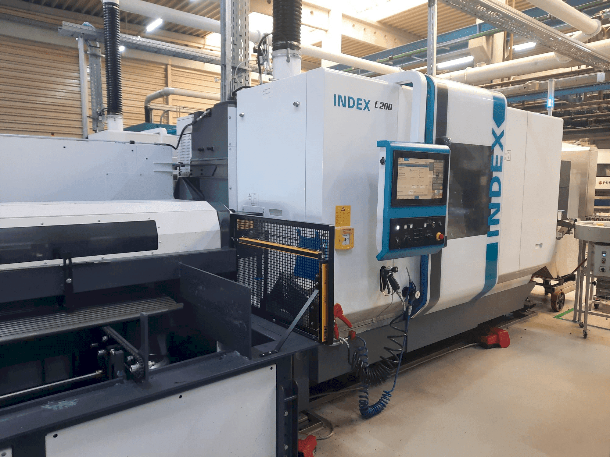 Prikaz stroja Index C200 sprijeda