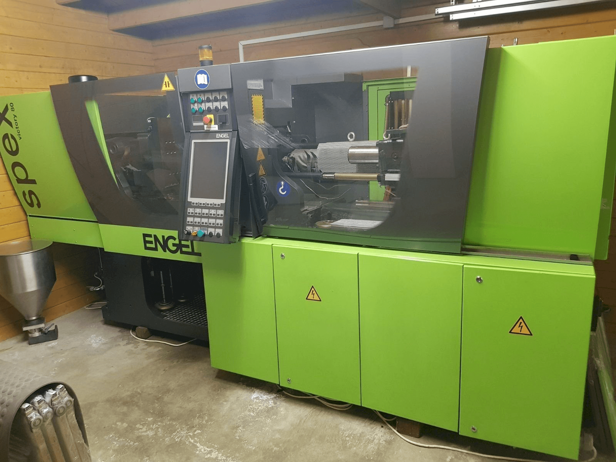 Prikaz stroja ENGEL victory 330/80 spex sprijeda