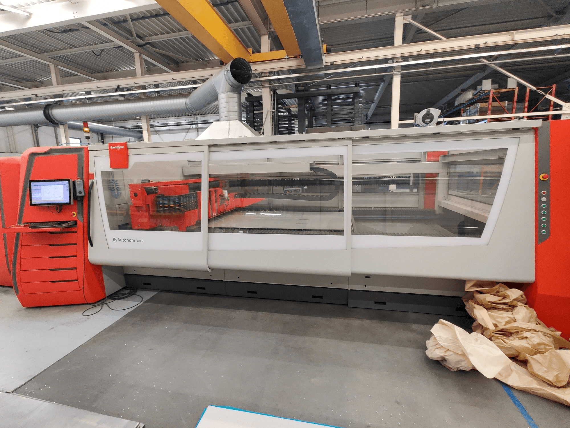 Prikaz stroja Bystronic Autonom 3015 6kW CO2 sprijeda