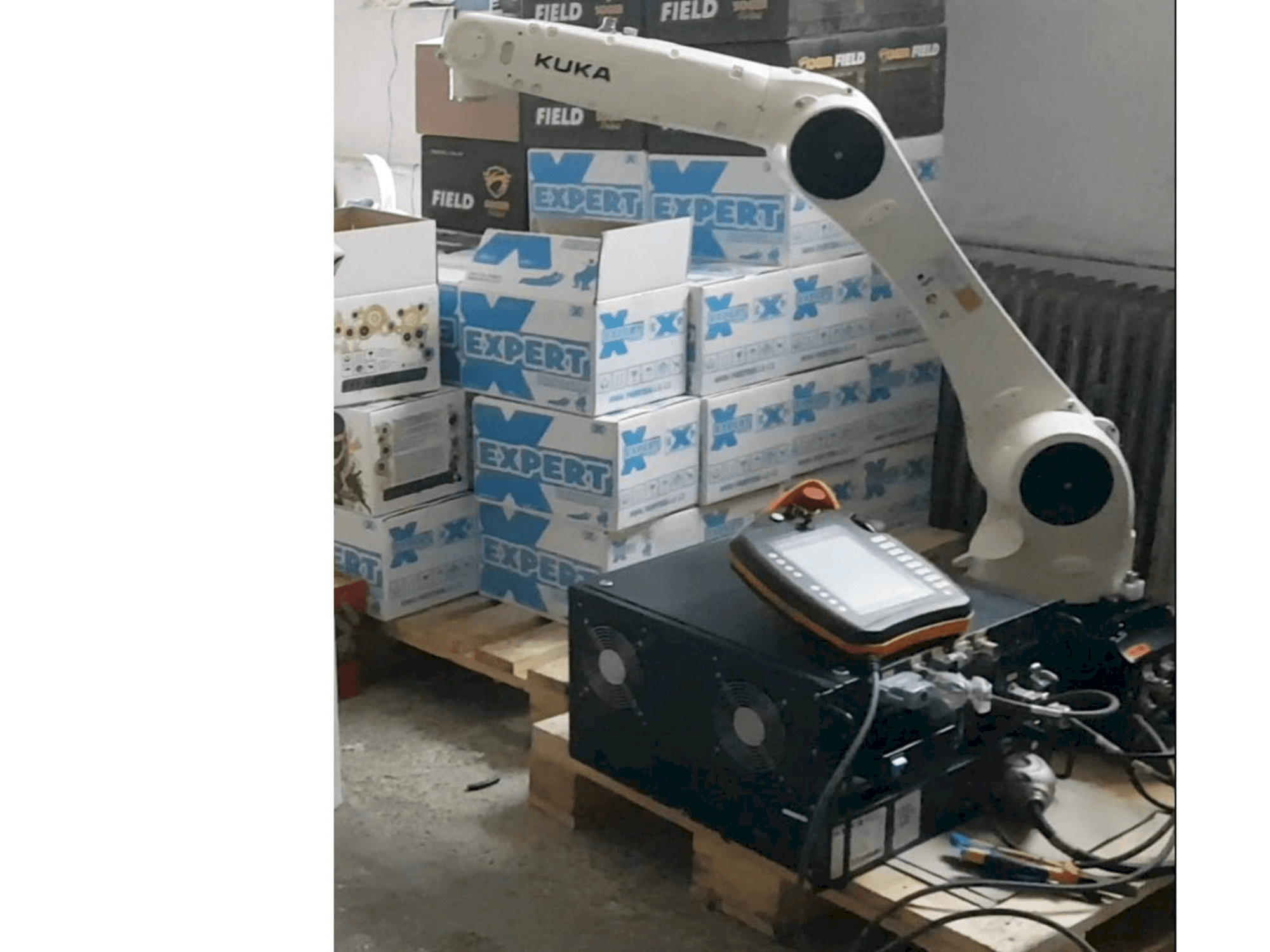 Prikaz stroja KUKA KR10 R1100 fivve sprijeda