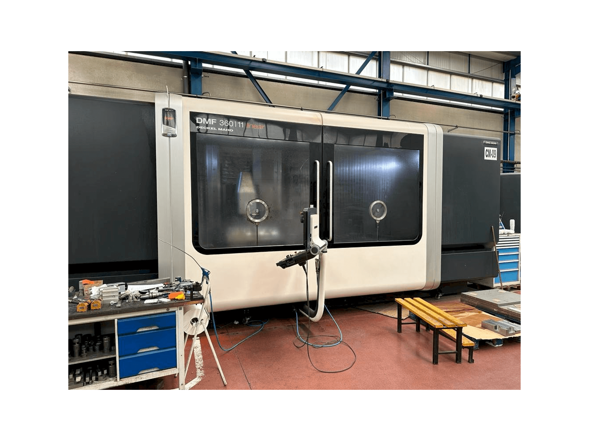 Prikaz stroja DECKEL MAHO DMF 360-11 sprijeda