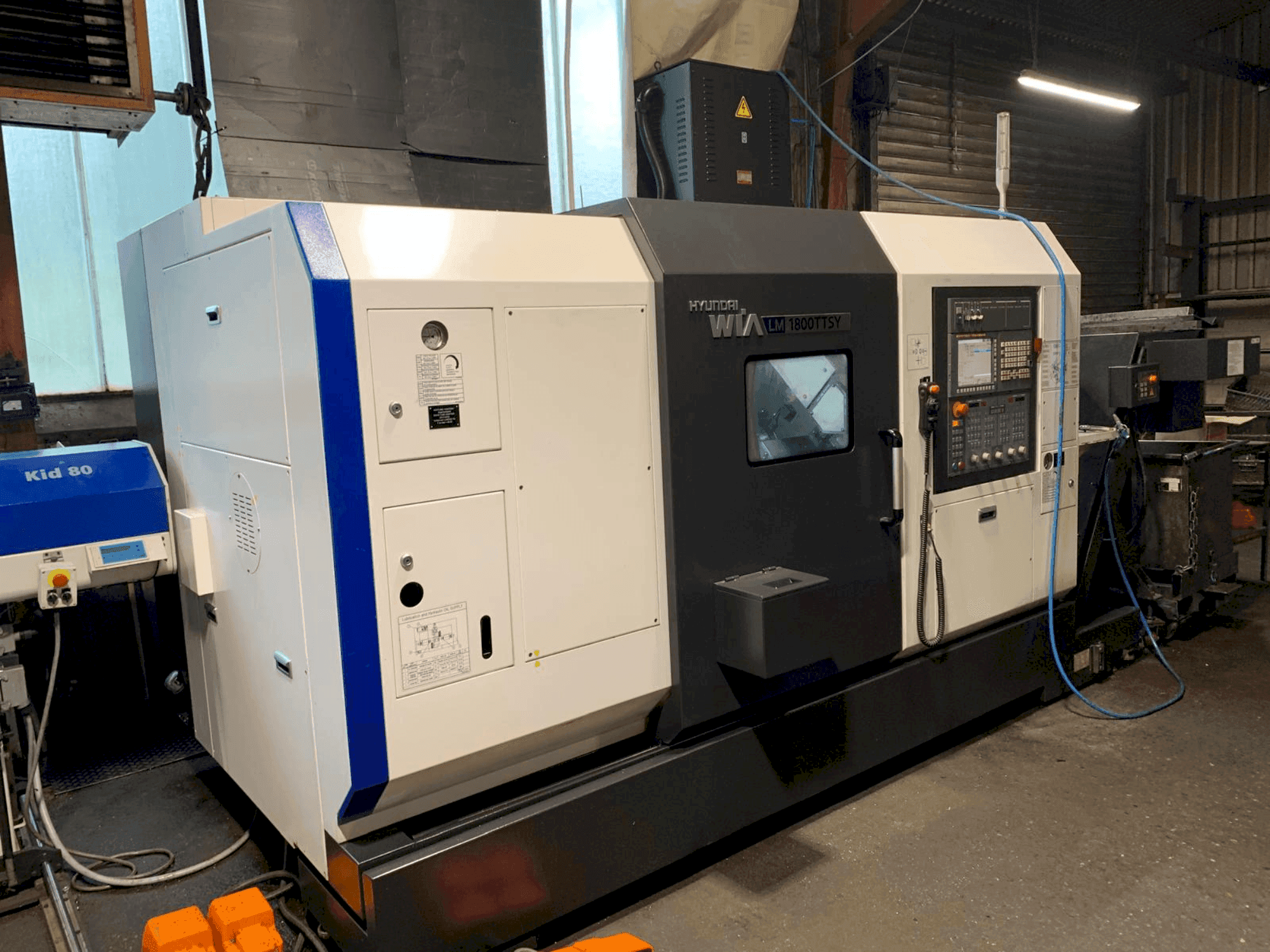 Prikaz stroja Hyundai Wia LM 1800TTSY sprijeda