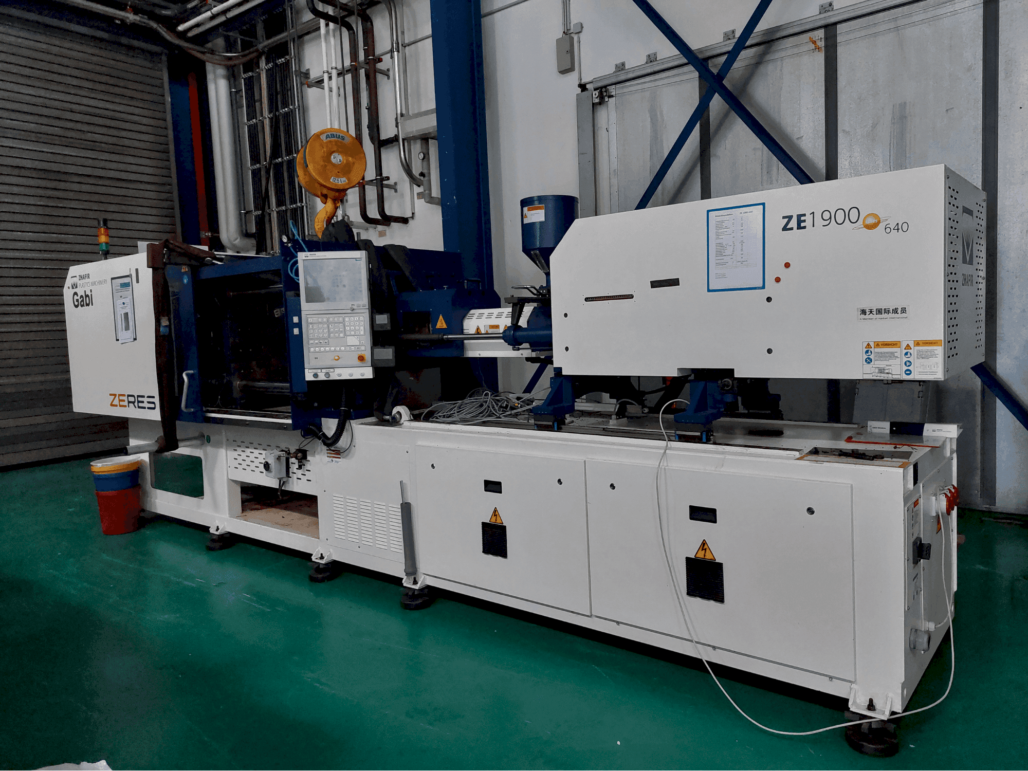 Prikaz stroja HAITIAN ZHAFIR ZERES ZE1900 sprijeda