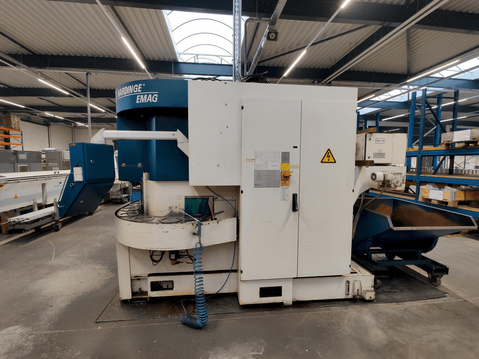 Prikaz stroja Hardinge Emag VL 5 sprijeda