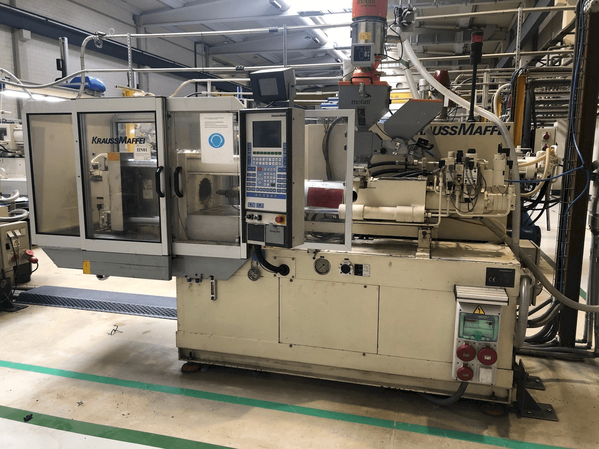 Prikaz stroja Krauss Maffei 50-190 C1 sprijeda