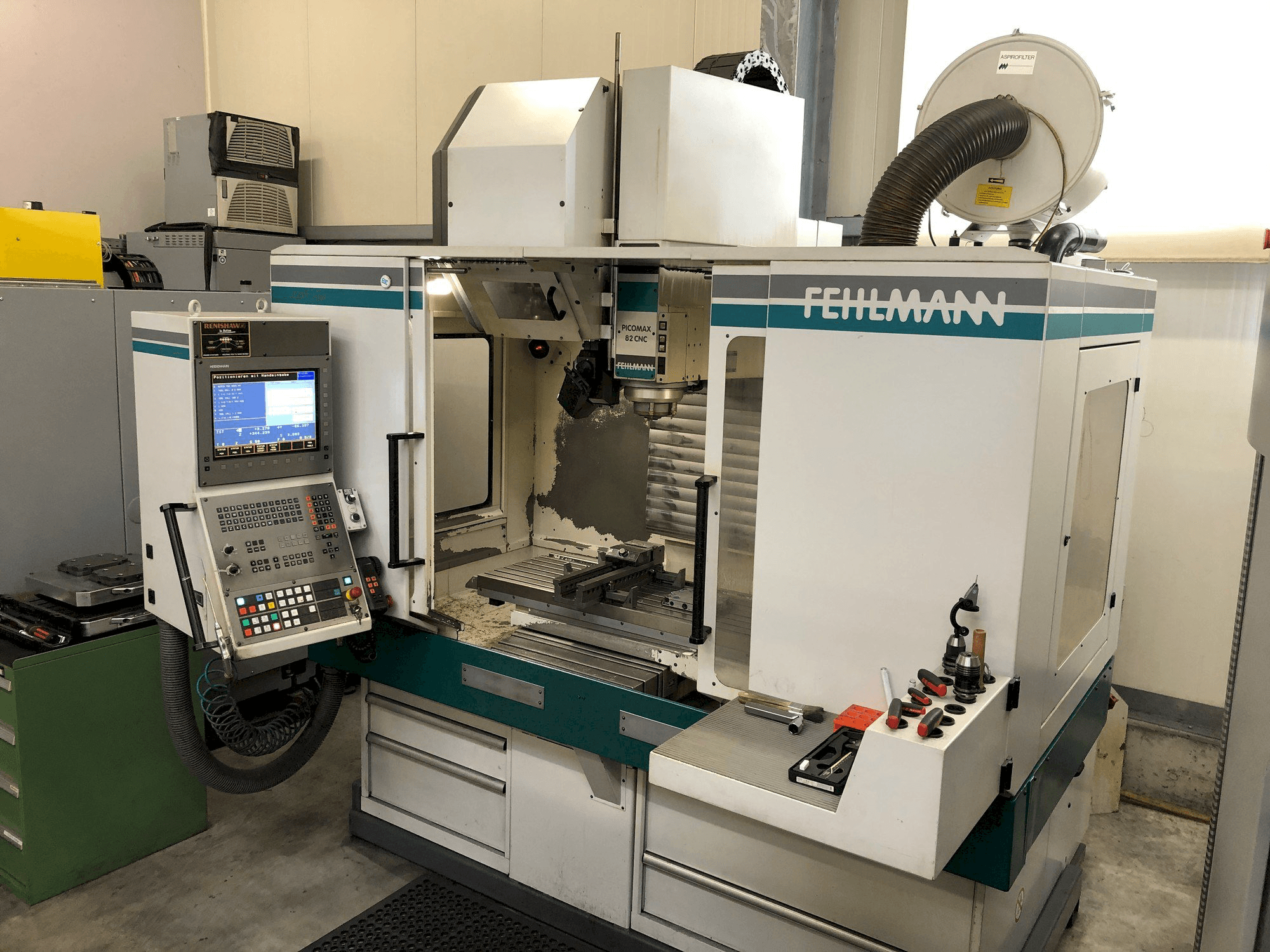 Prikaz stroja FEHLMANN PICOMAX 82 CNC sprijeda