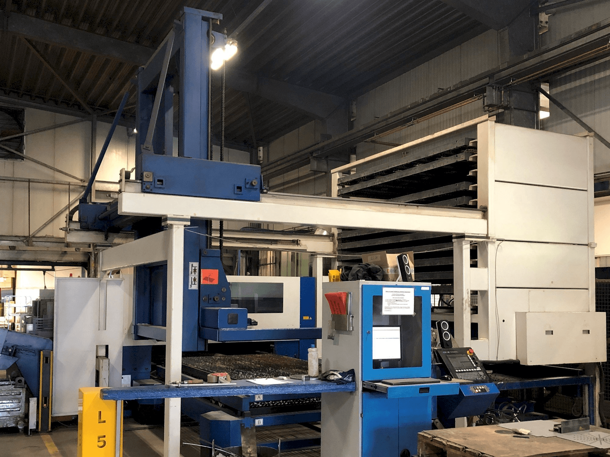 Prikaz stroja Trumpf Trumatic L3050 sprijeda