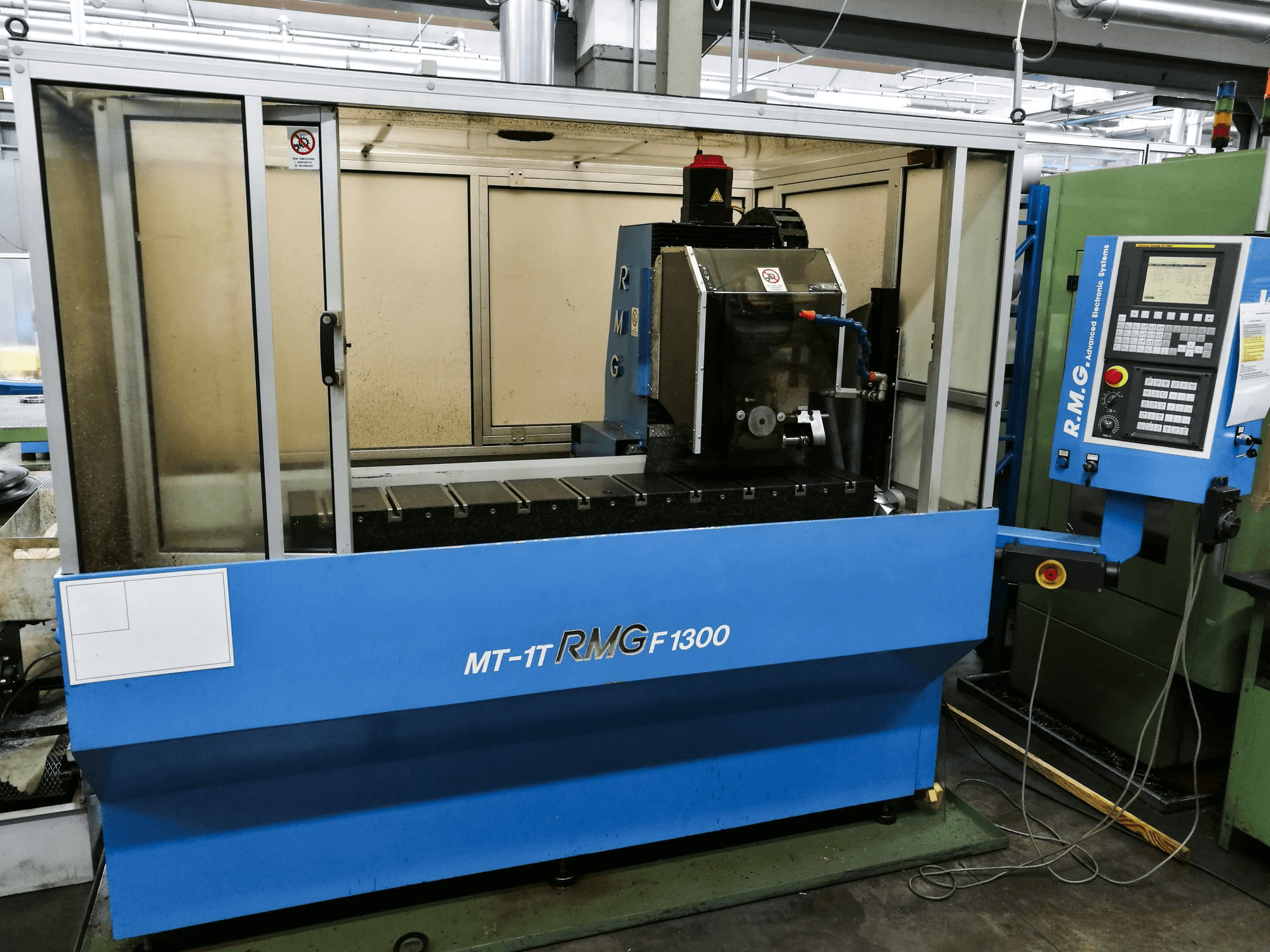 Prikaz stroja RMG MT-1T-F 1300 sprijeda