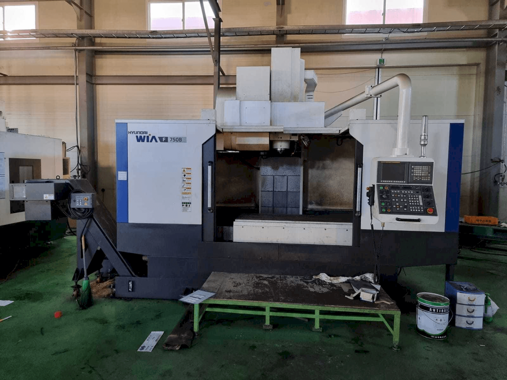 Prikaz stroja Hyundai Wia F750B sprijeda