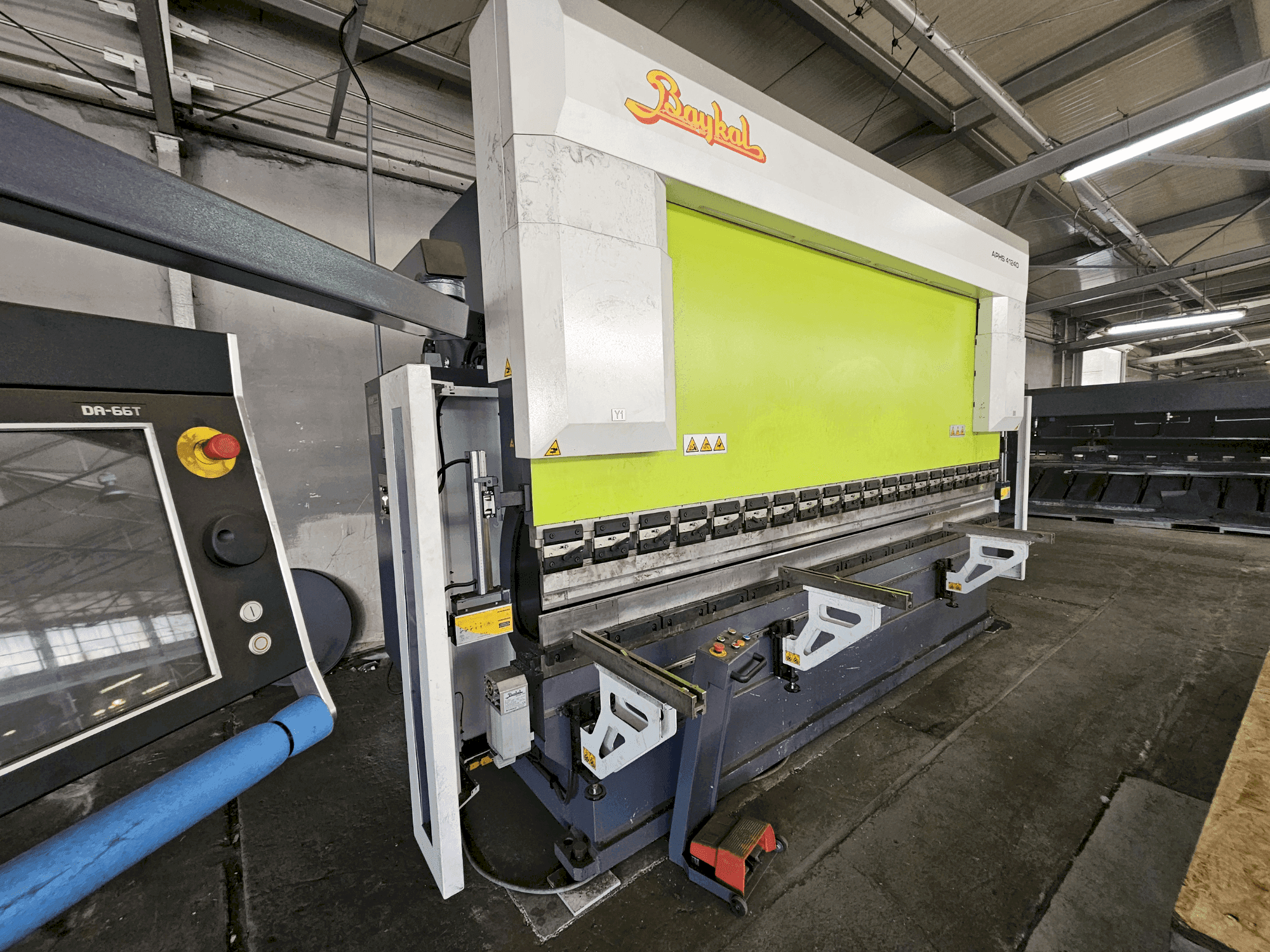 Prikaz stroja Baykal APHS 41240 sprijeda