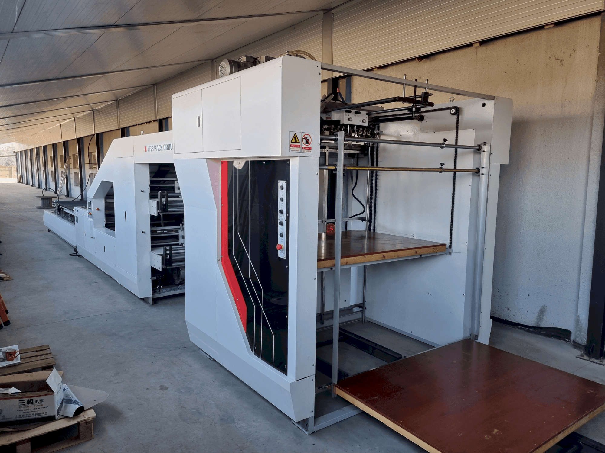 Prikaz stroja HRB HRB-1450F sprijeda