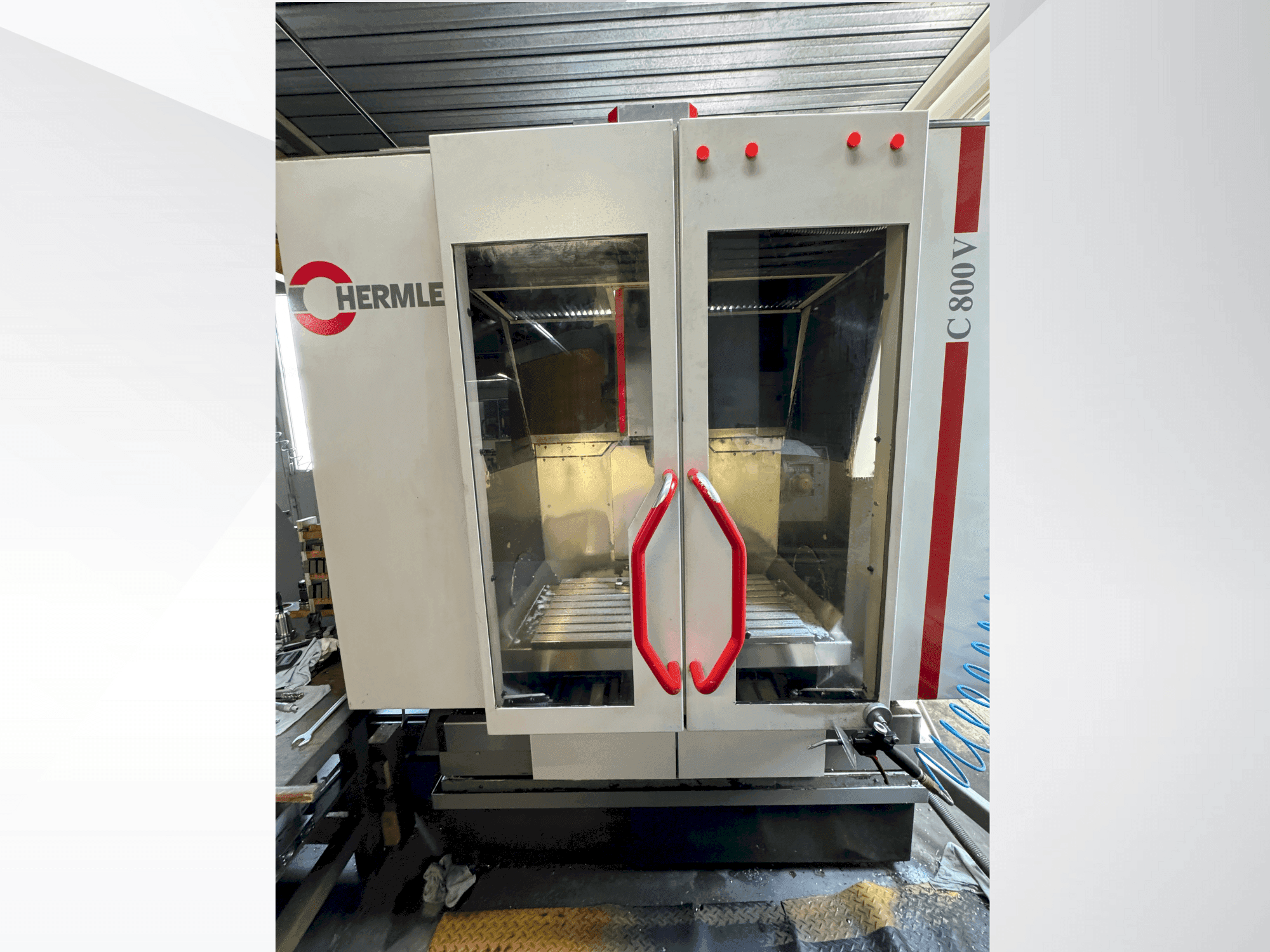 Prikaz stroja HERMLE C 800 V sprijeda