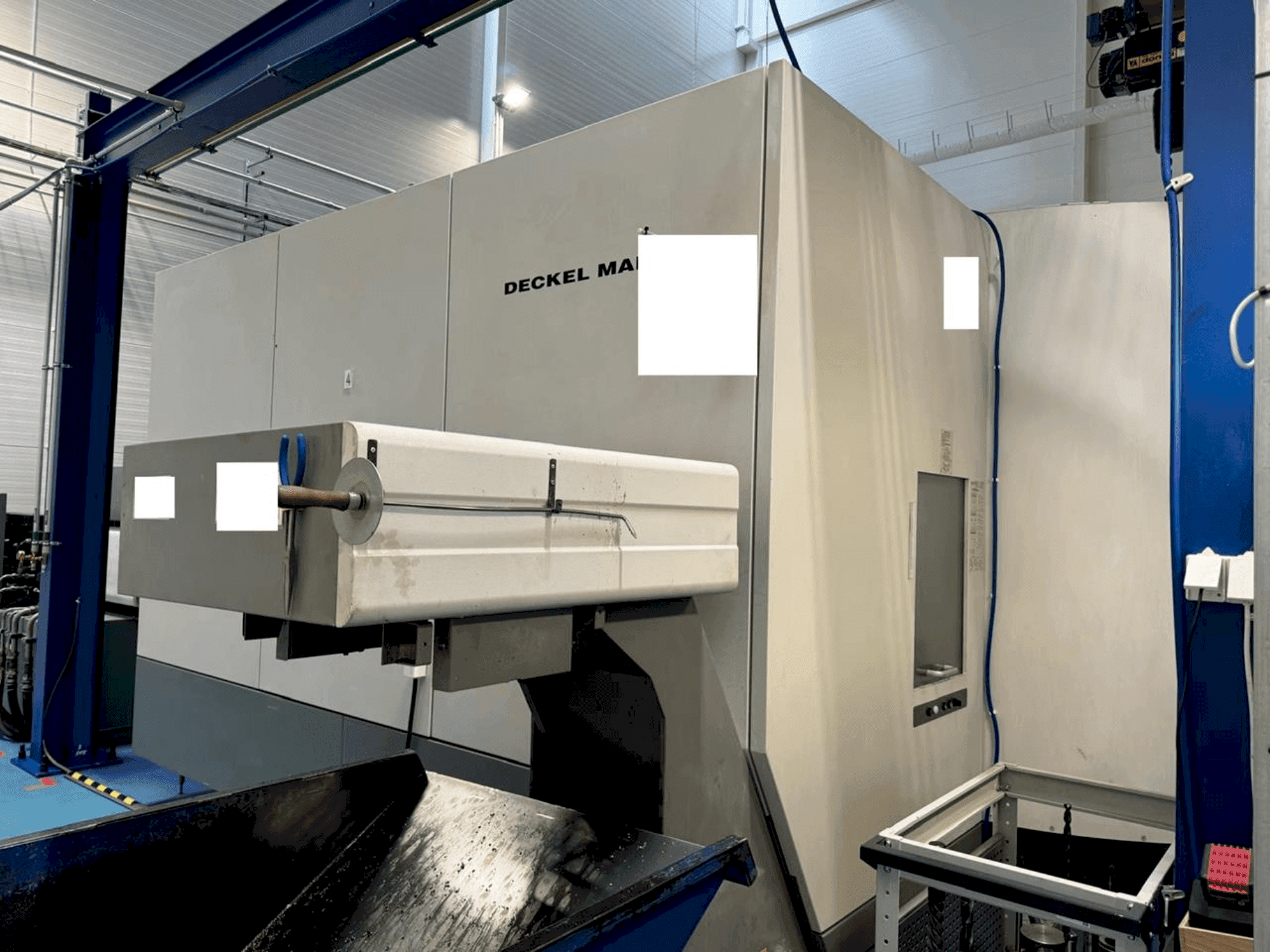 Prikaz stroja DMG MORI DMC 125 FD duoBLOCK sprijeda