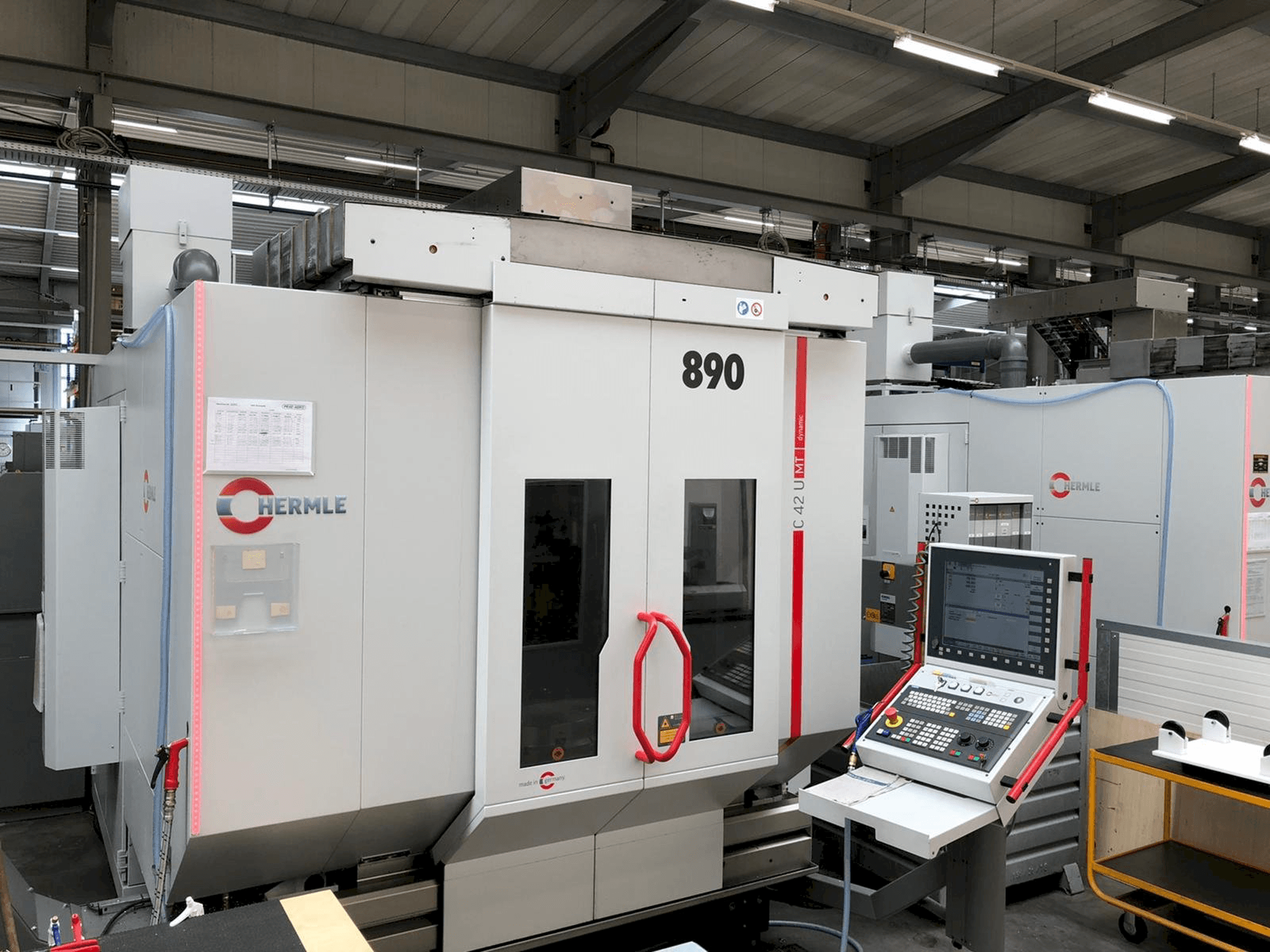 Prikaz stroja HERMLE C42U MT sprijeda