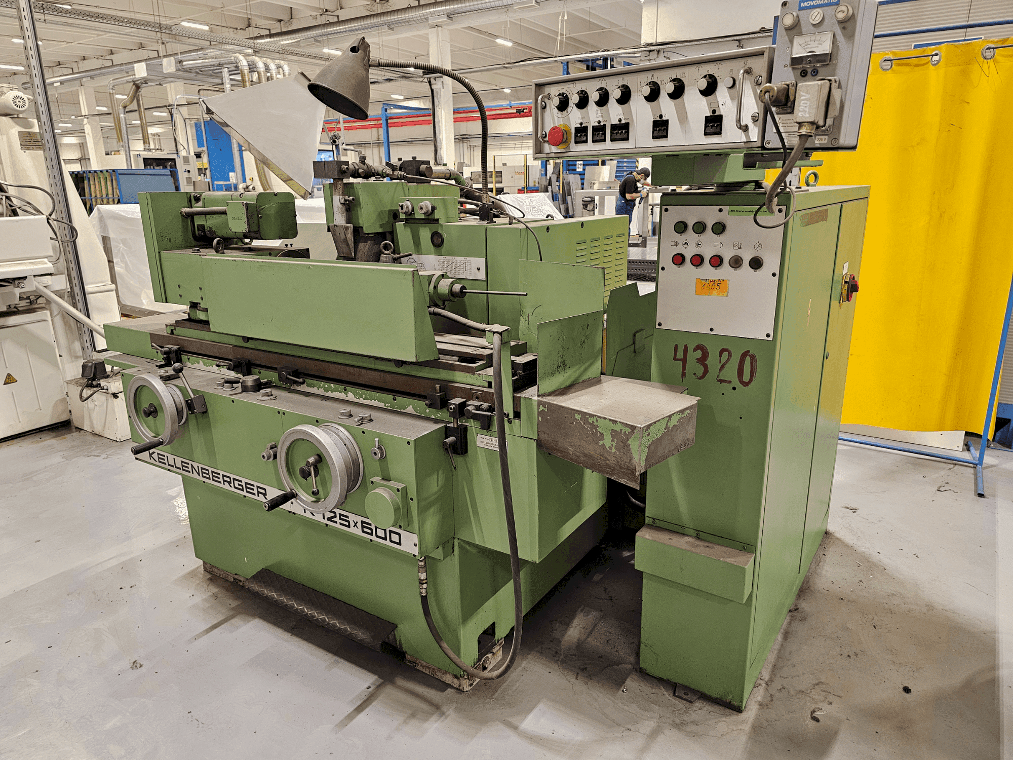 Prikaz stroja KELLENBERGER R125 x 600 sprijeda