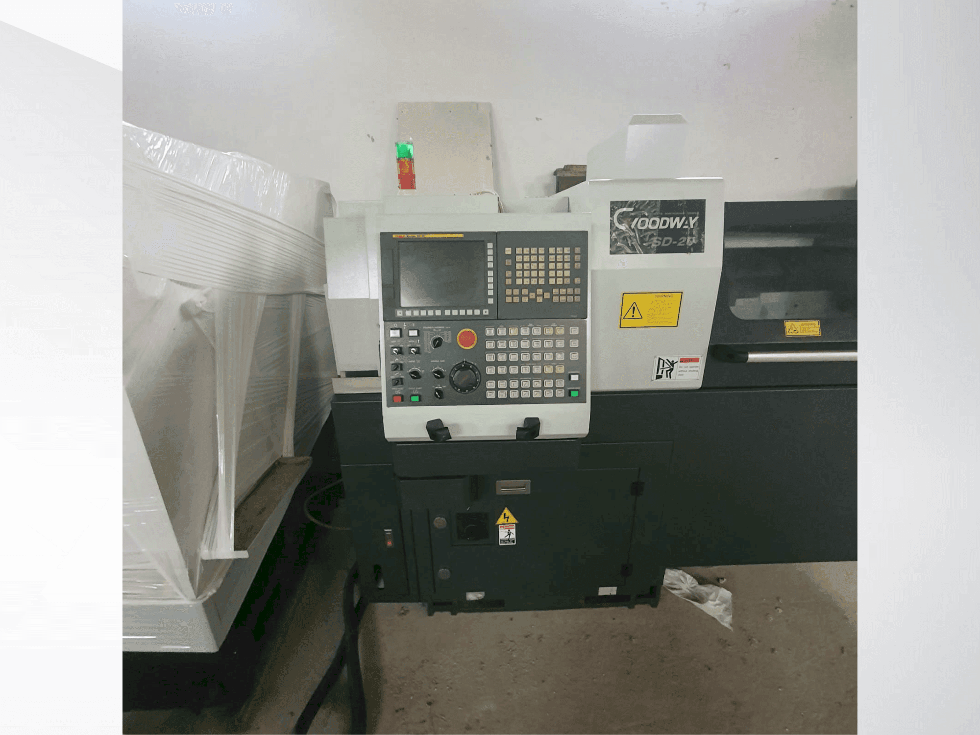 Prikaz stroja Goodway SD 20 sprijeda