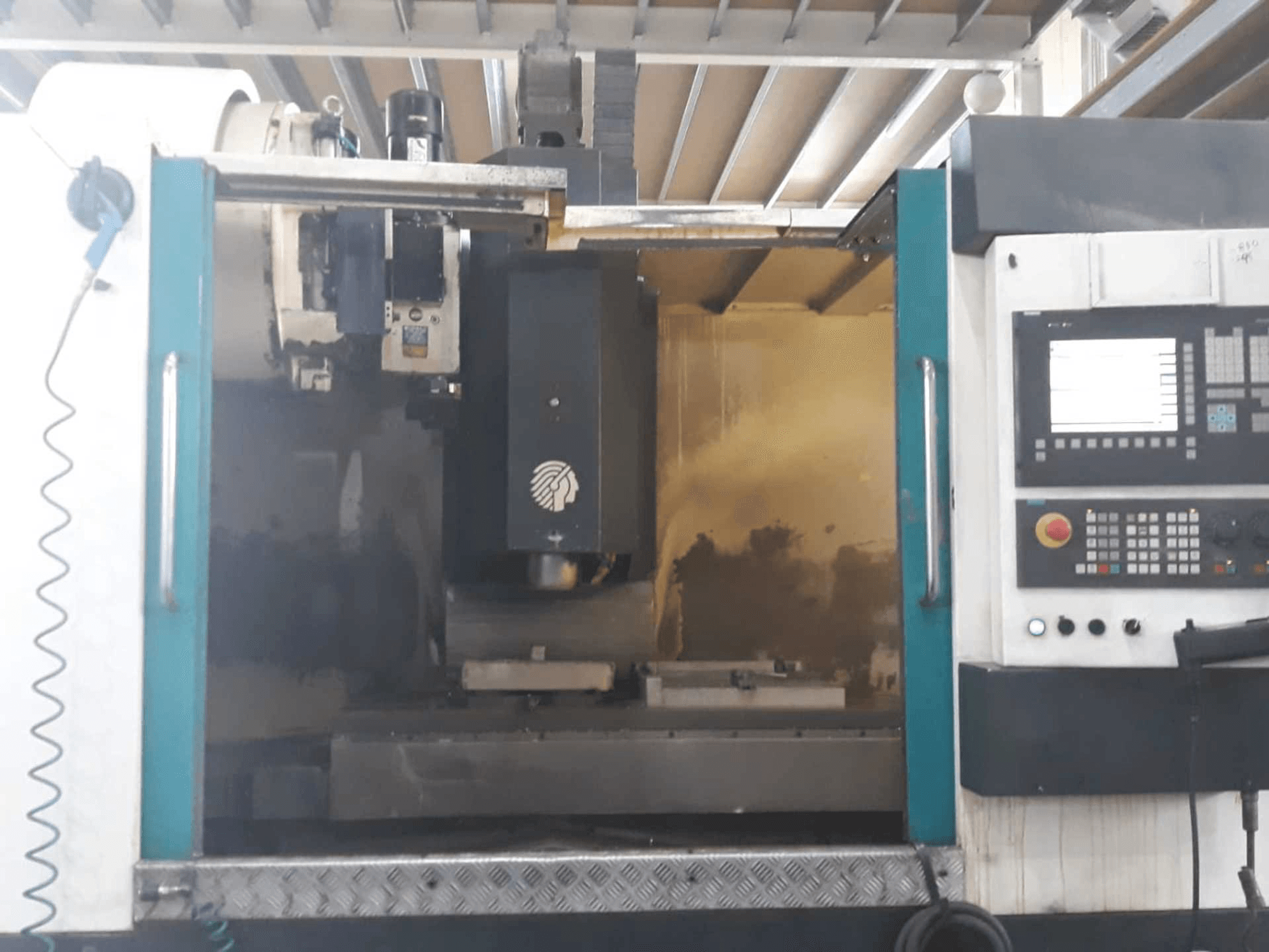 Prikaz stroja Huron VX12 sprijeda