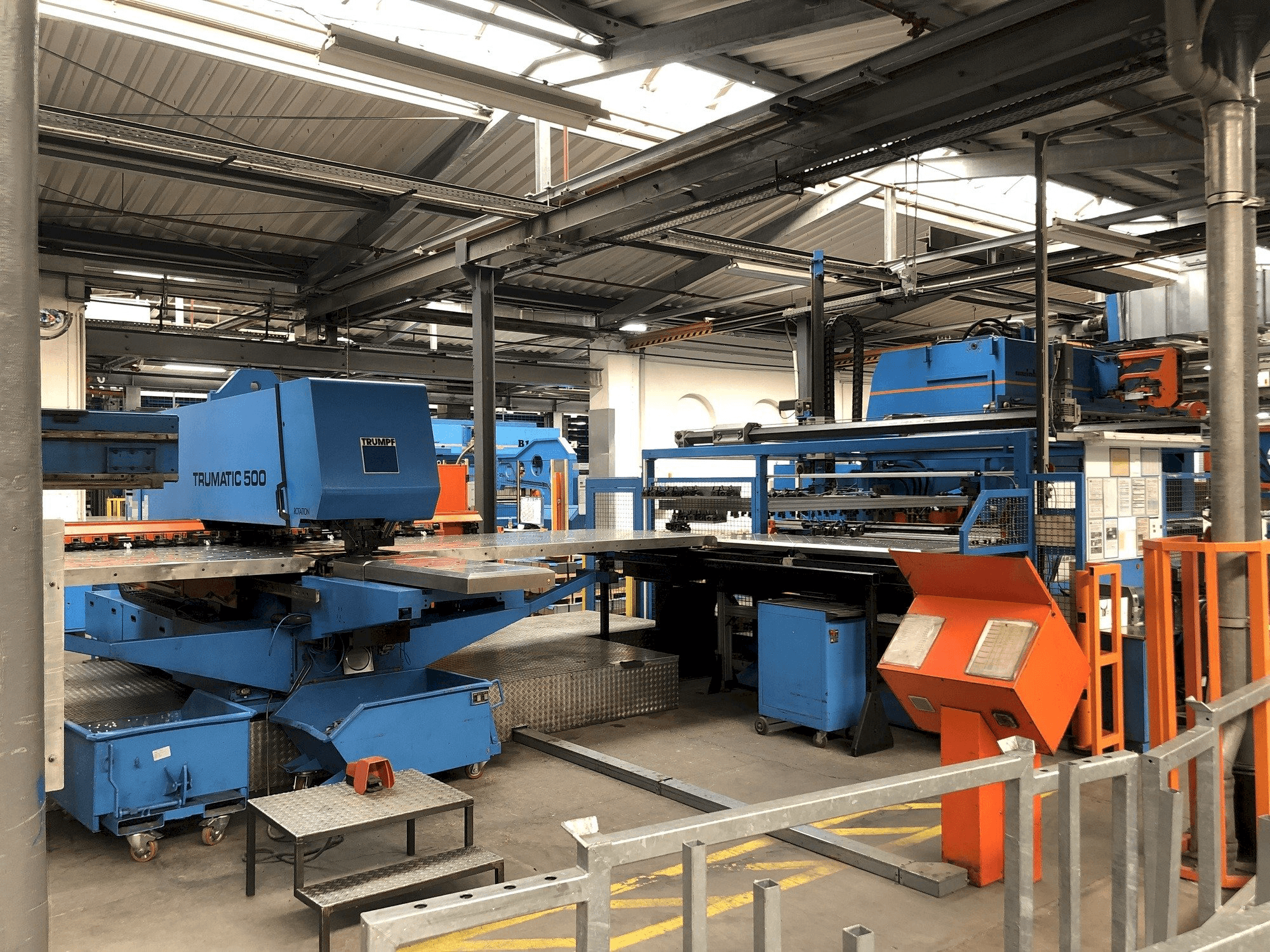 Prikaz stroja Trumpf TC 500 sprijeda