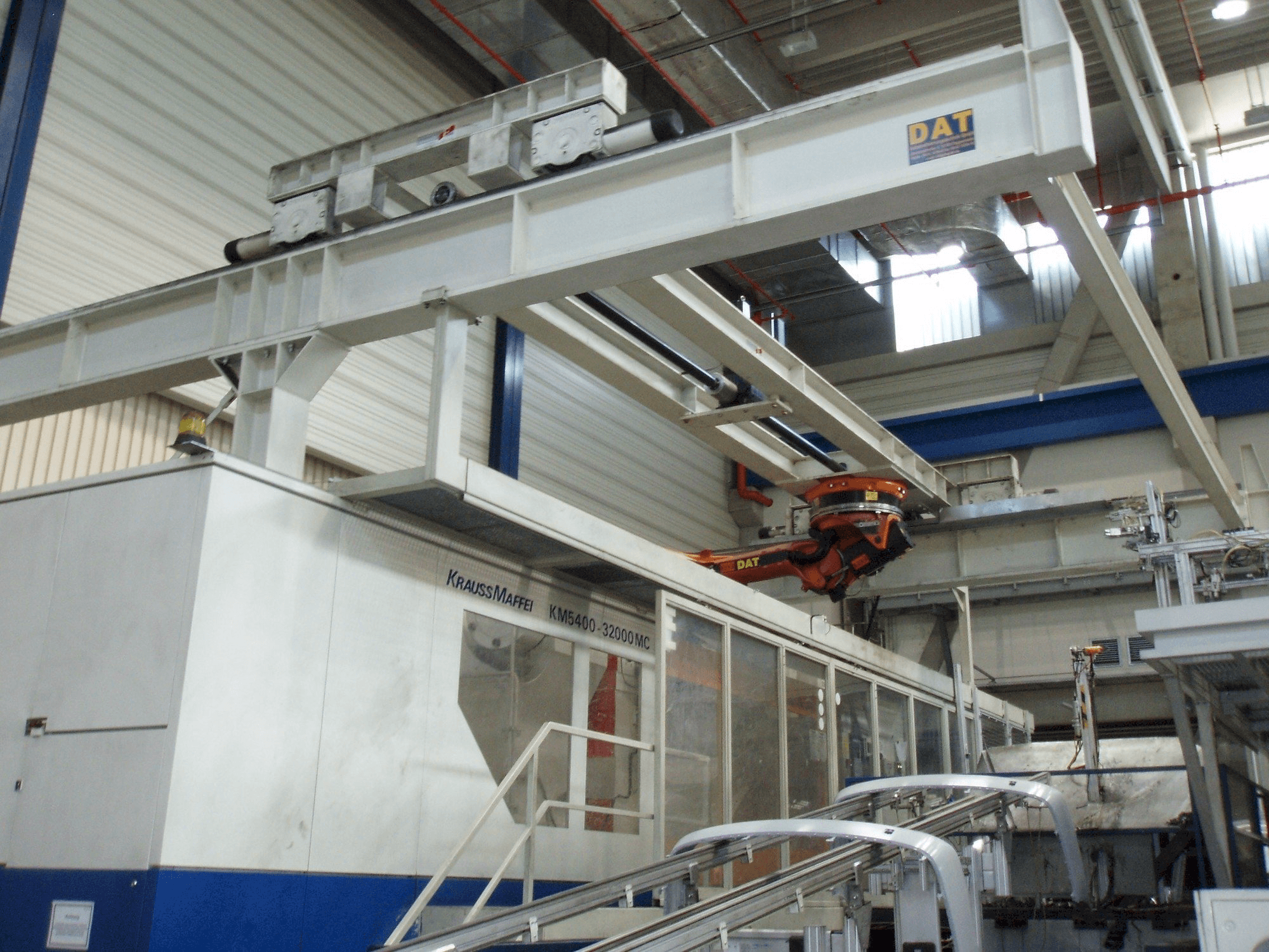 Prikaz stroja Krauss Maffei 5400-32000 MC sprijeda