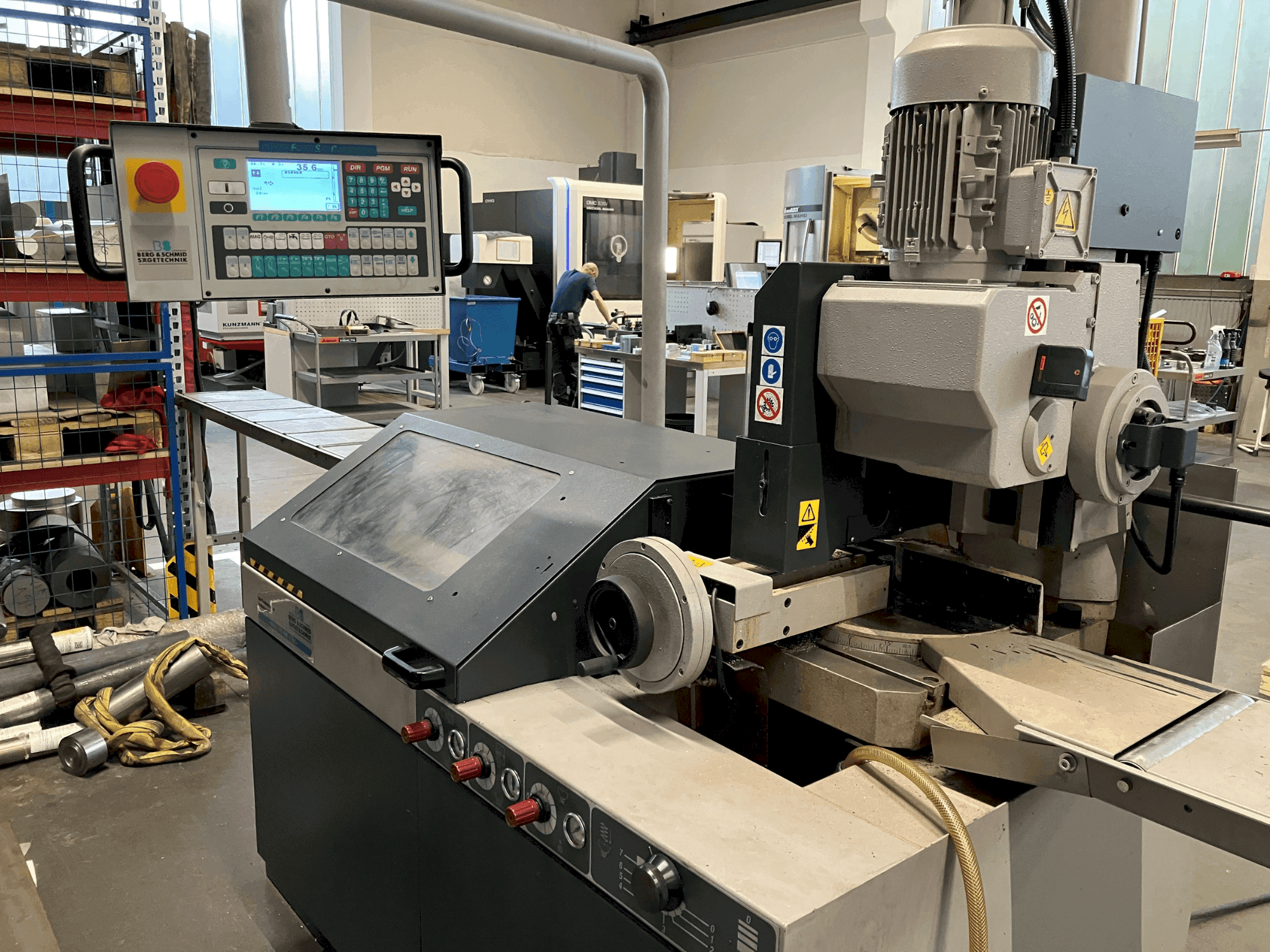 Prikaz stroja BERG & SCHMID VKS 370 VA zdesna