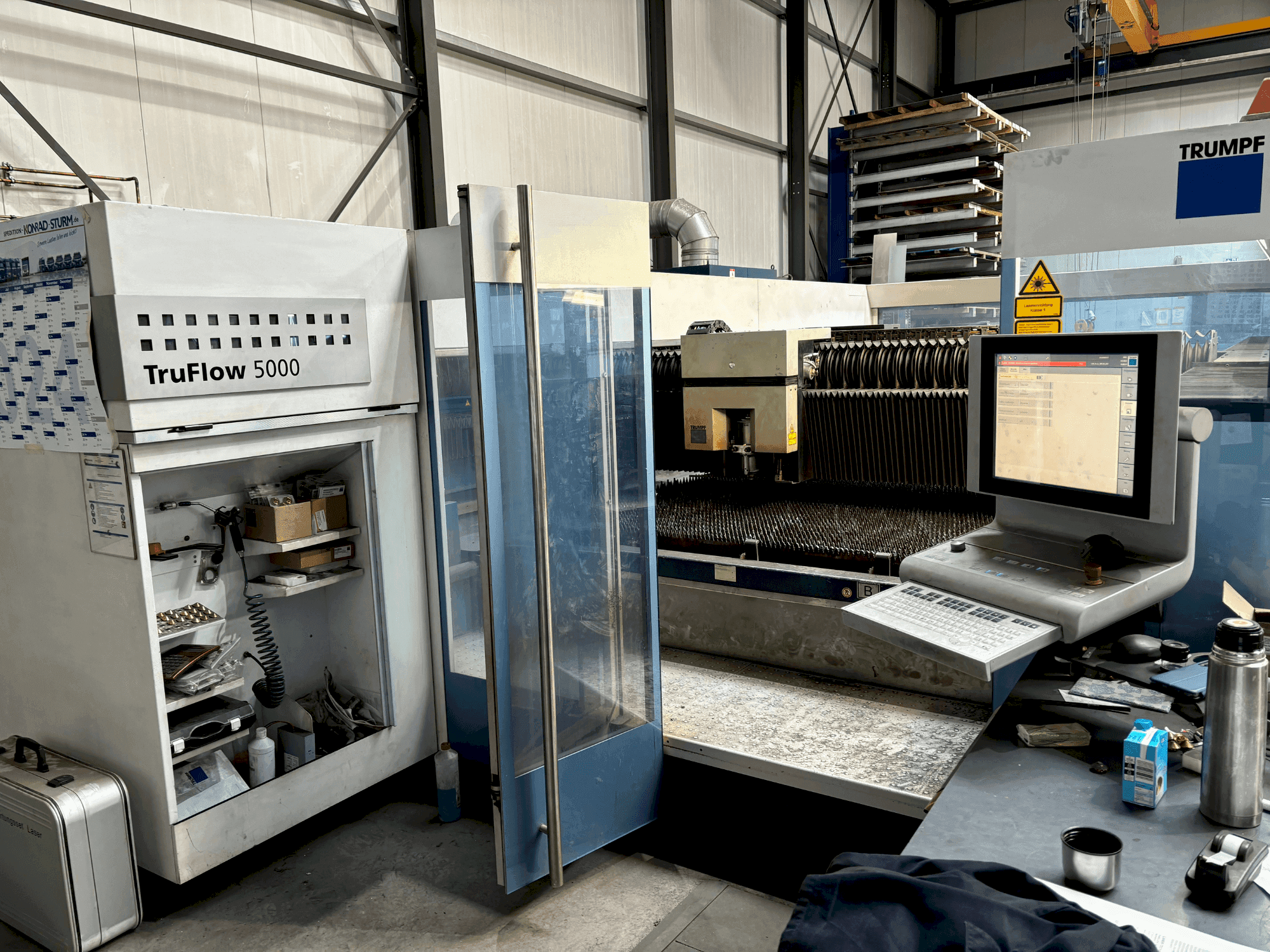 Prikaz stroja TRUMPF TruLaser 3040 sprijeda