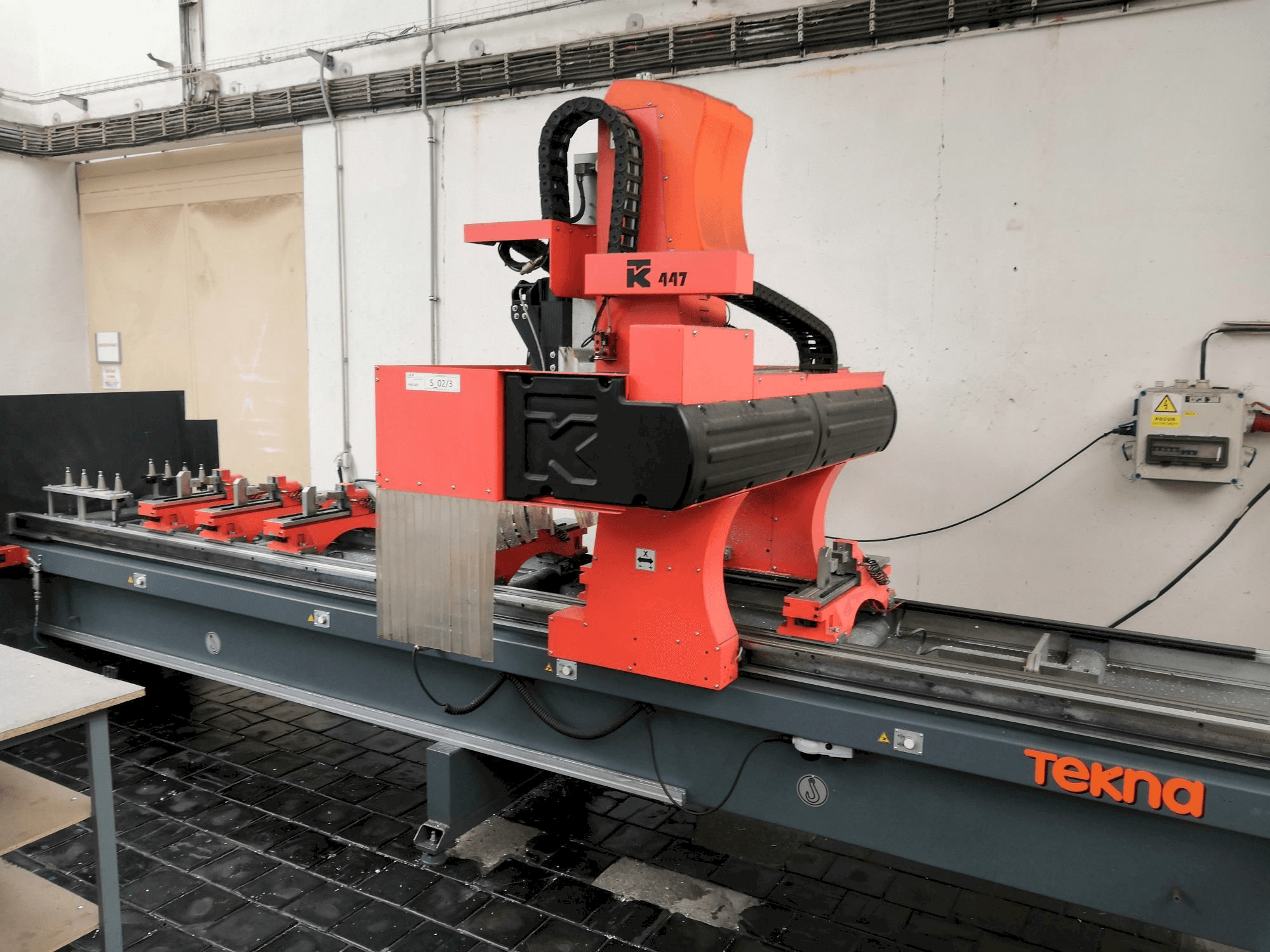 Prikaz stroja Tekna TK447/4 sprijeda