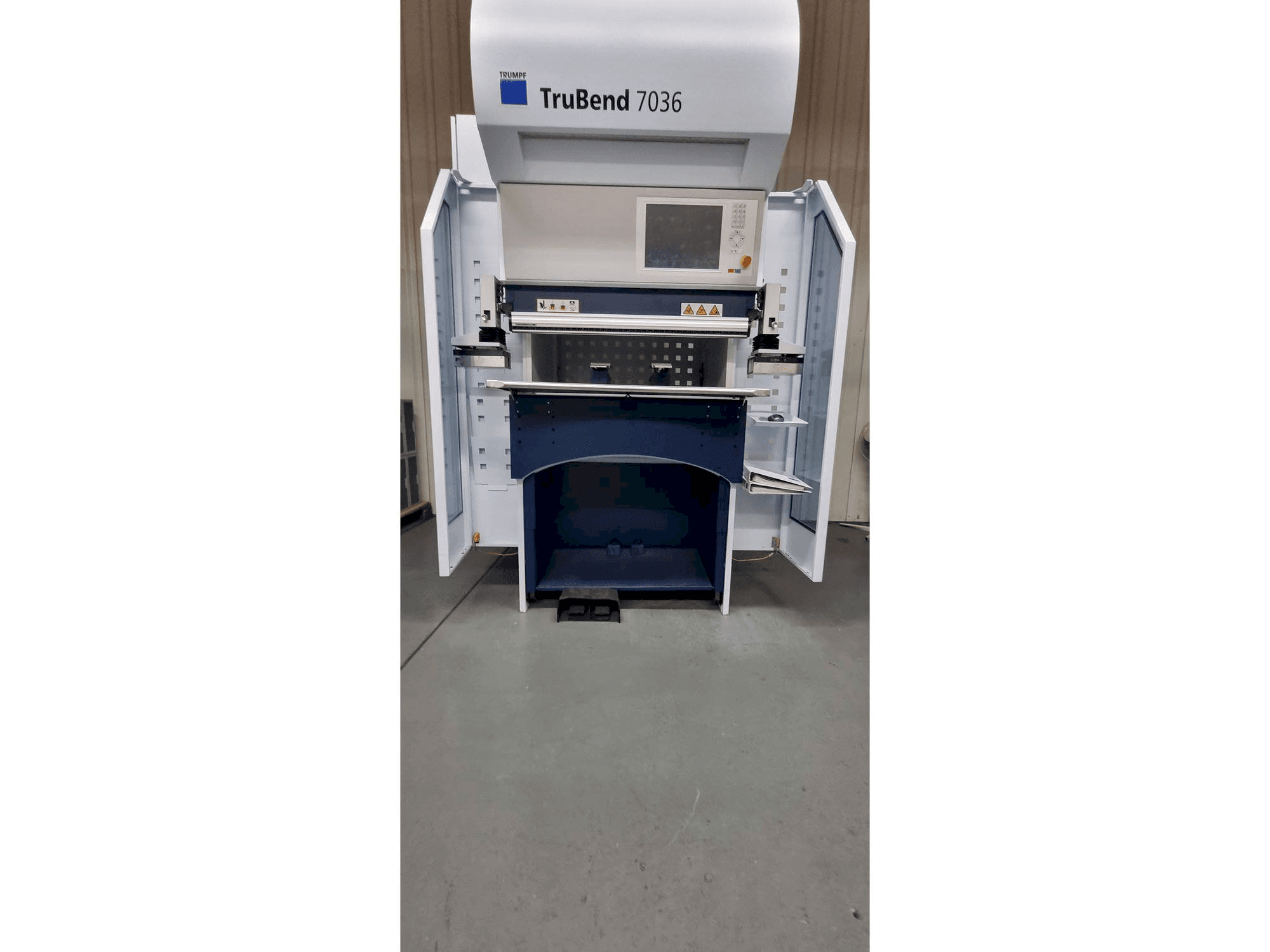 Prikaz stroja TRUMPF TruBend 7036 sprijeda