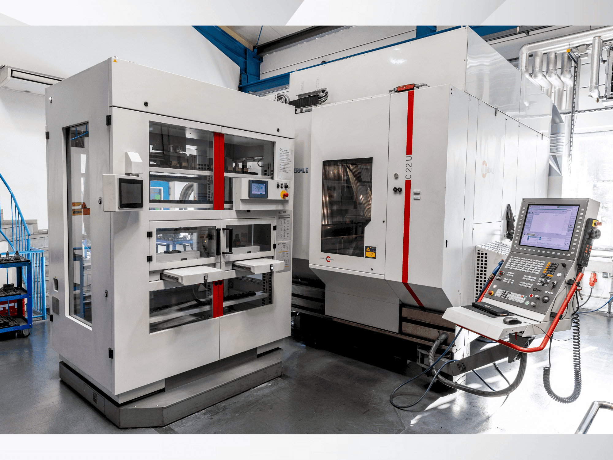 Prikaz stroja HERMLE C22 with handling system IH30 sprijeda