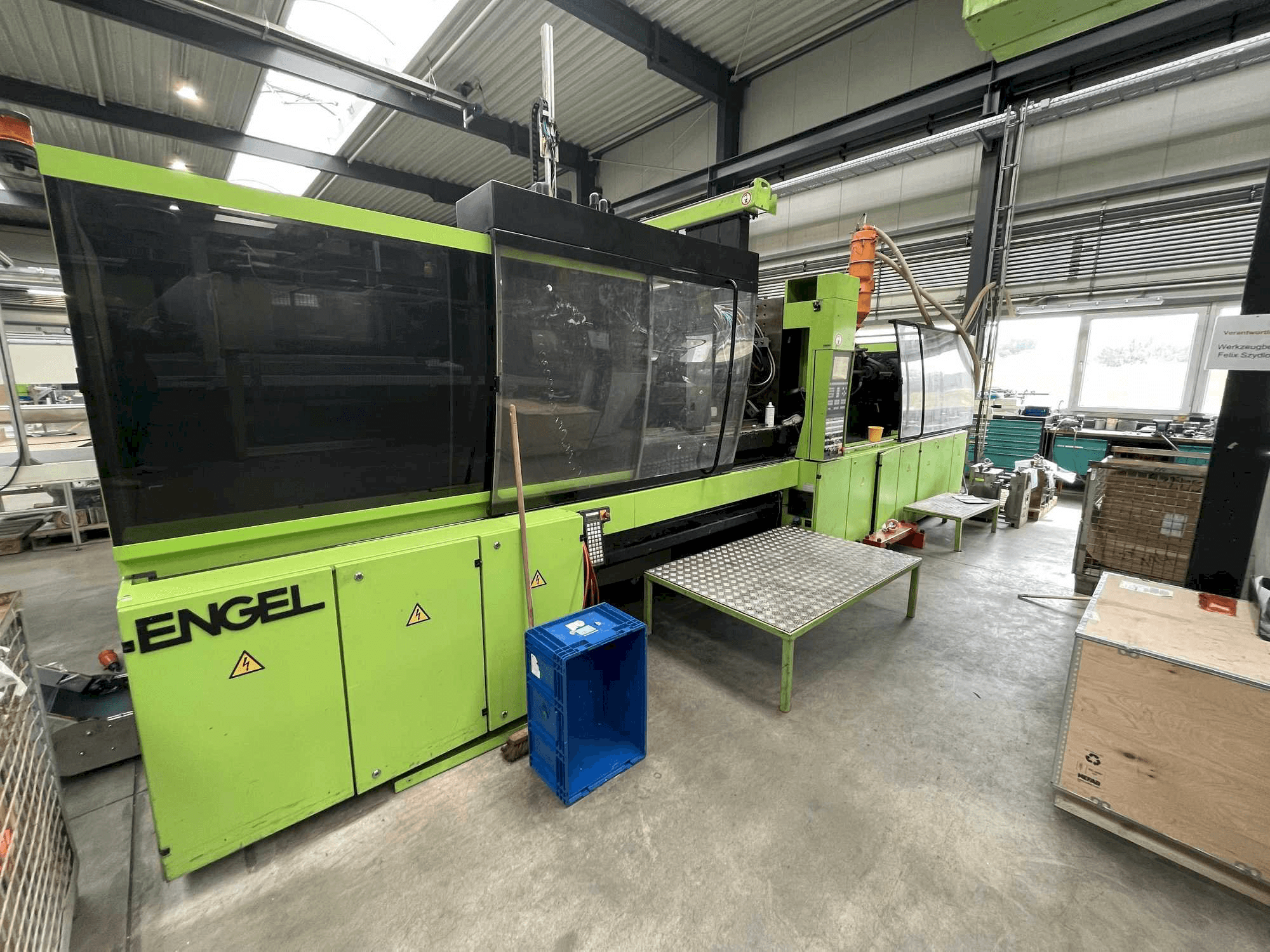 Prikaz stroja Engel ES 2550/400 HL-V sprijeda