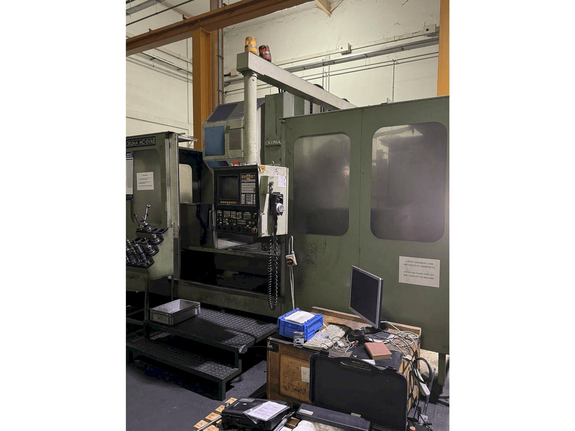 Prikaz stroja Okuma MC - 6VAE sprijeda