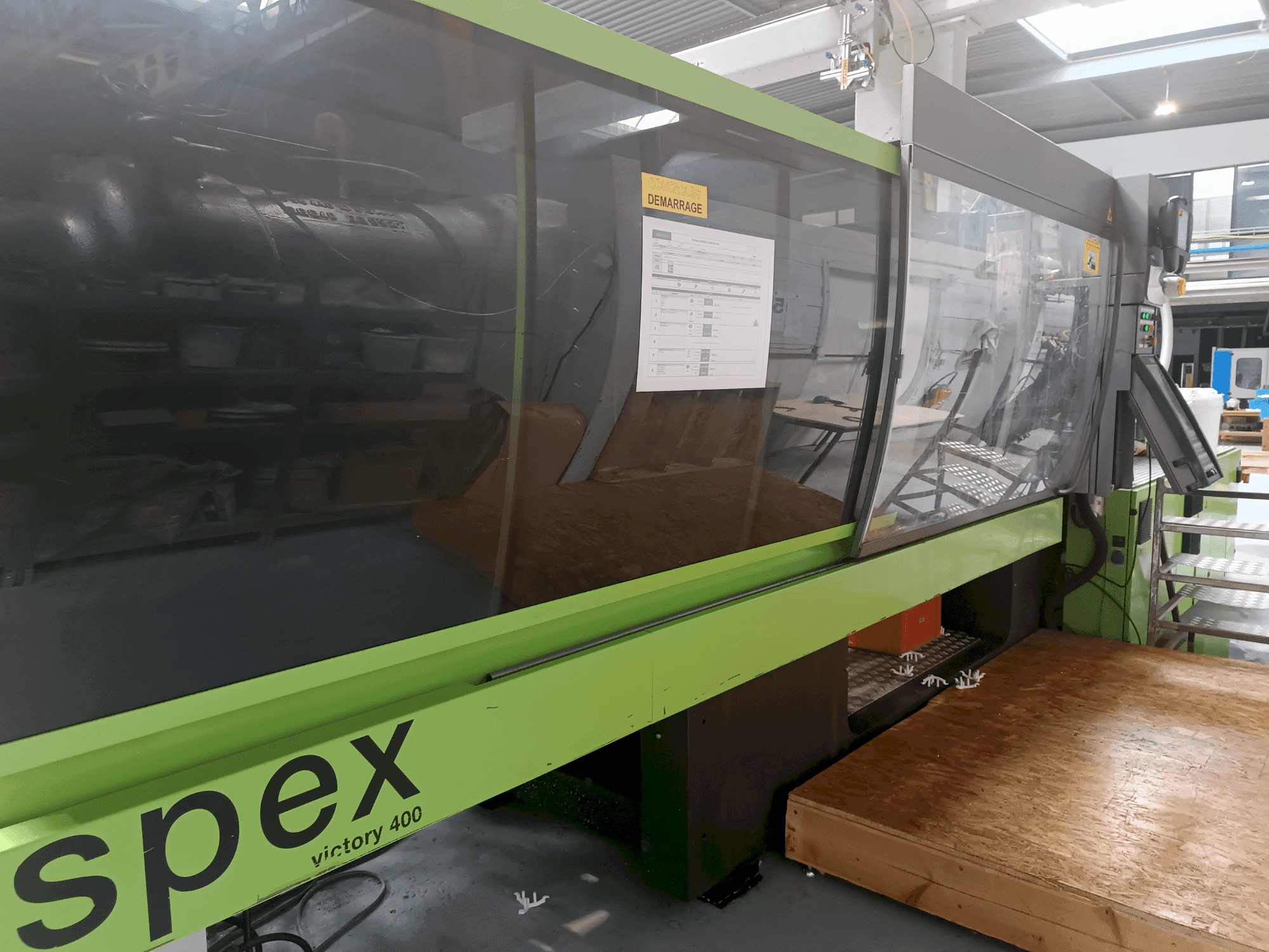 Prikaz stroja Engel Victory 1350 400HL Spex sprijeda