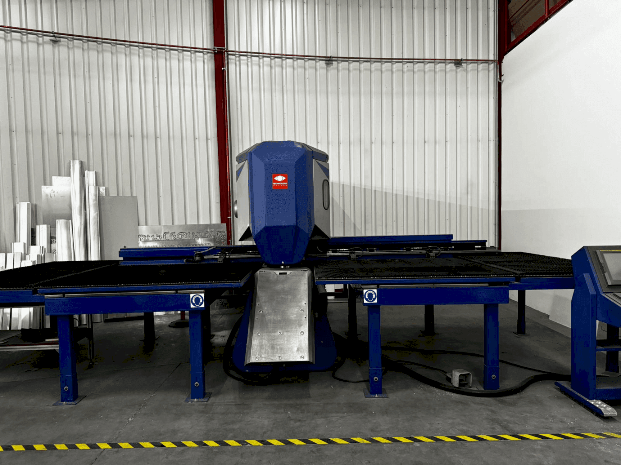 Prikaz stroja TECHNOLOGY Tecnotransfer 1500x3000 sprijeda