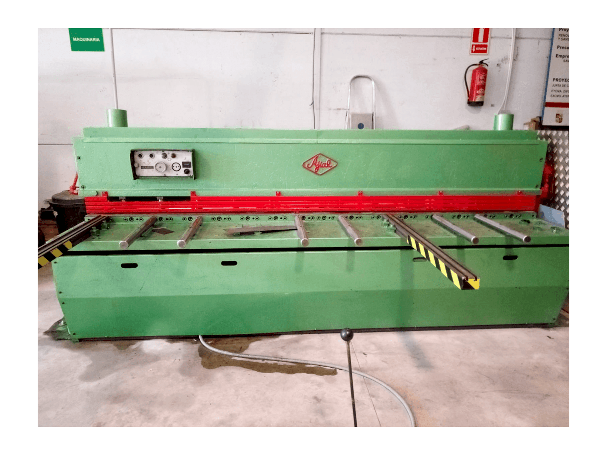 Prikaz stroja Ajial 630 CA sprijeda