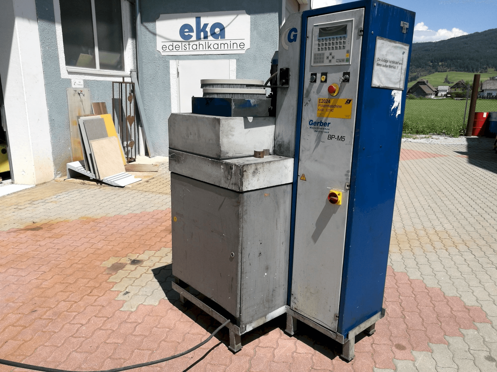 Prikaz stroja Gerber BP-M5 sprijeda