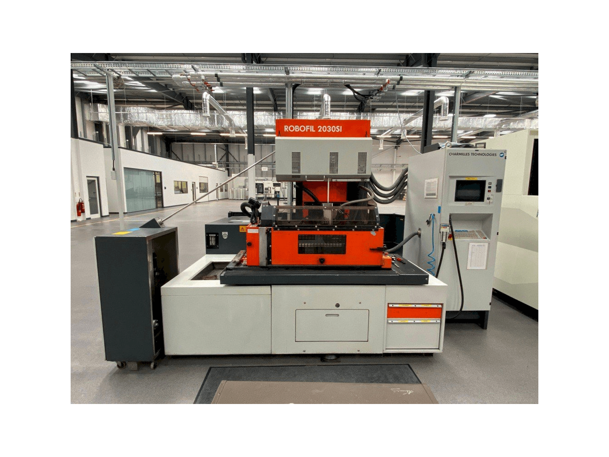 Prikaz stroja CHARMILLES ROBOFIL 2030SI sprijeda