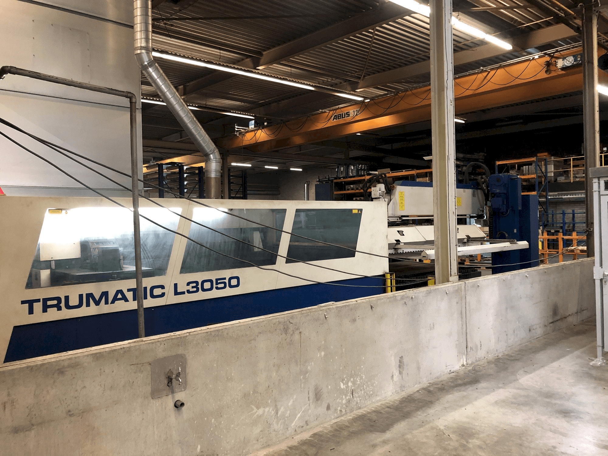 Prikaz stroja Trumpf Trumatic 3050 sprijeda