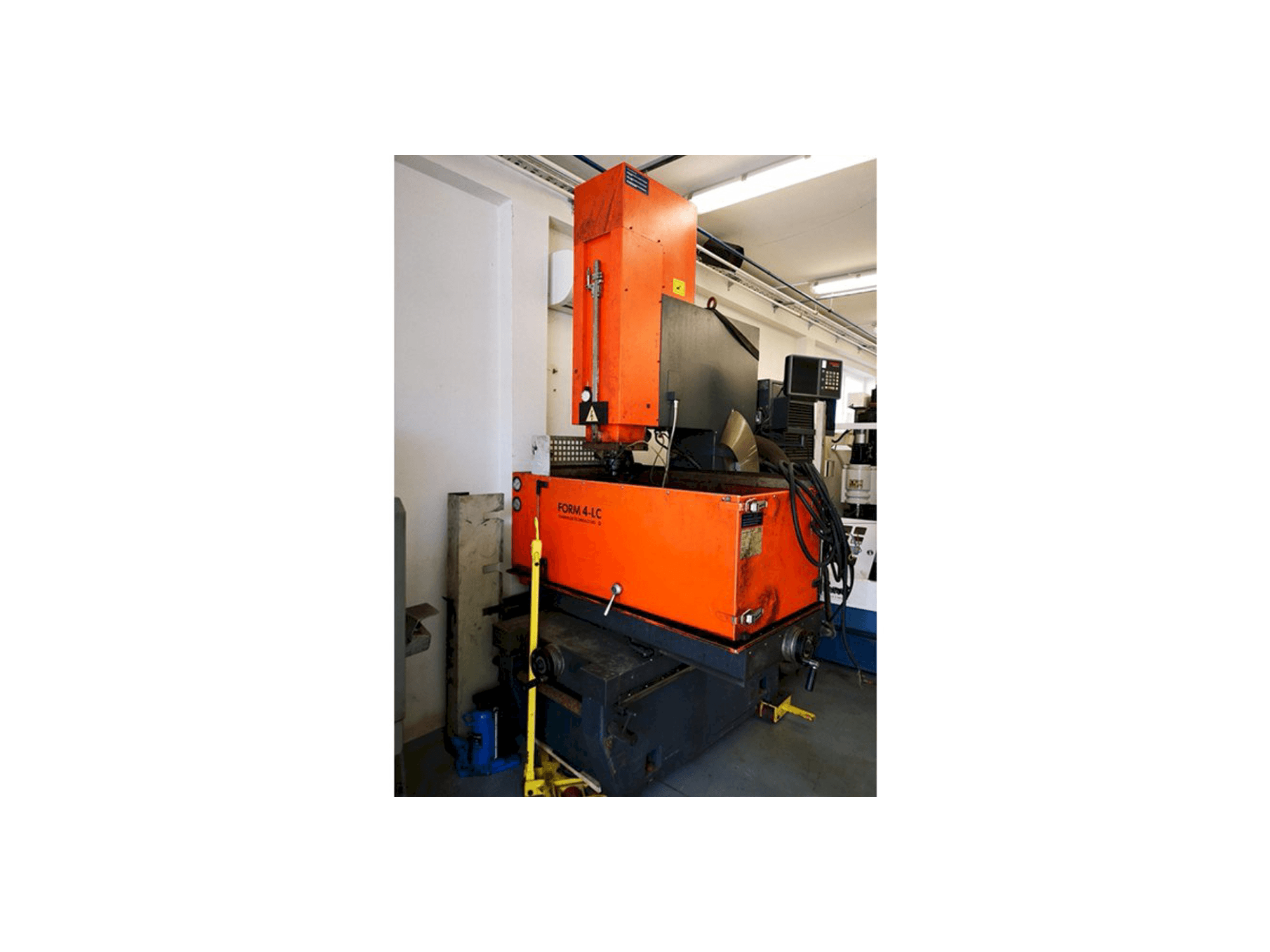 Prikaz stroja CHARMILLES Form 4-LC sprijeda