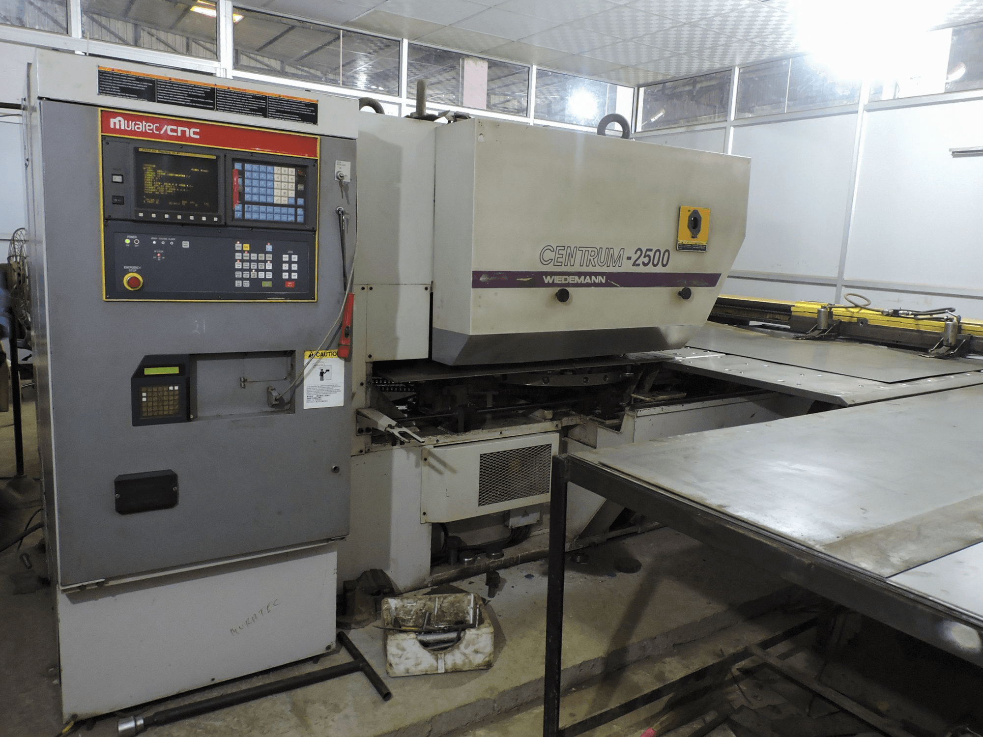 Prikaz stroja Murata Wiedemann C-2500 slijeva