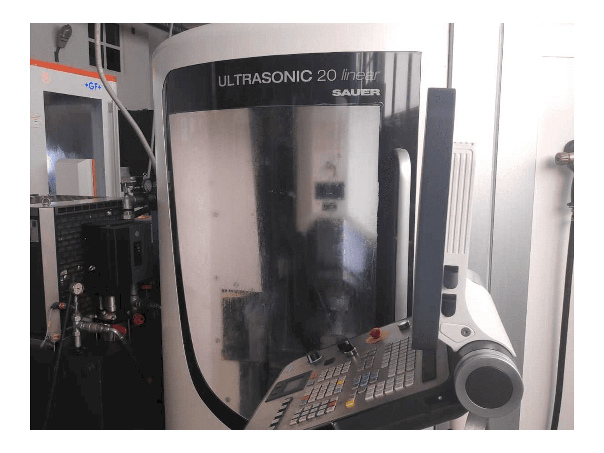 Prikaz stroja DMG MORI UltraSonic 20 Linear sprijeda